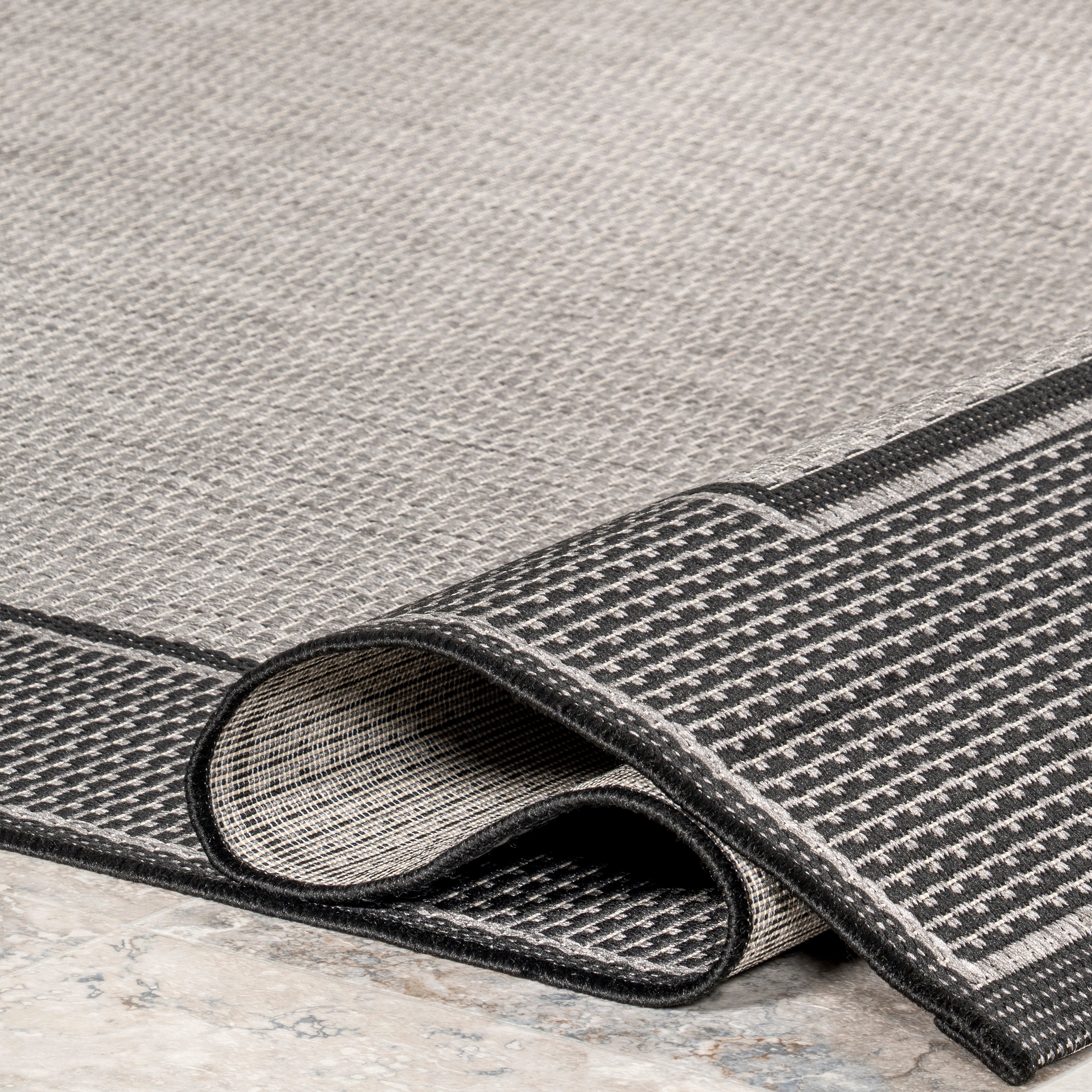 Gris Contemporary Indoor/Outdoor Area Rug - Image 4