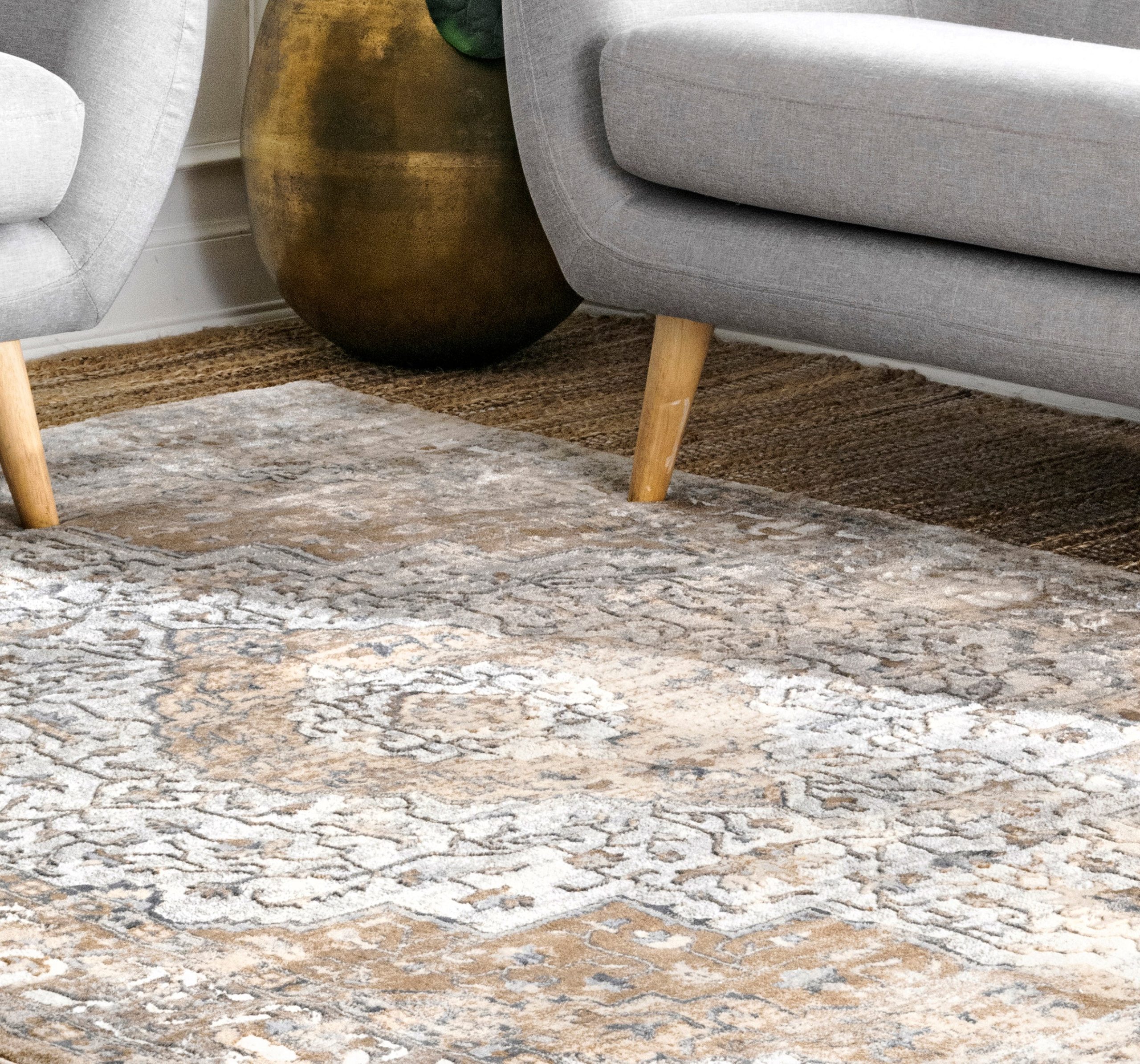 Vintage Medallion Thea Area Rug - Image 6