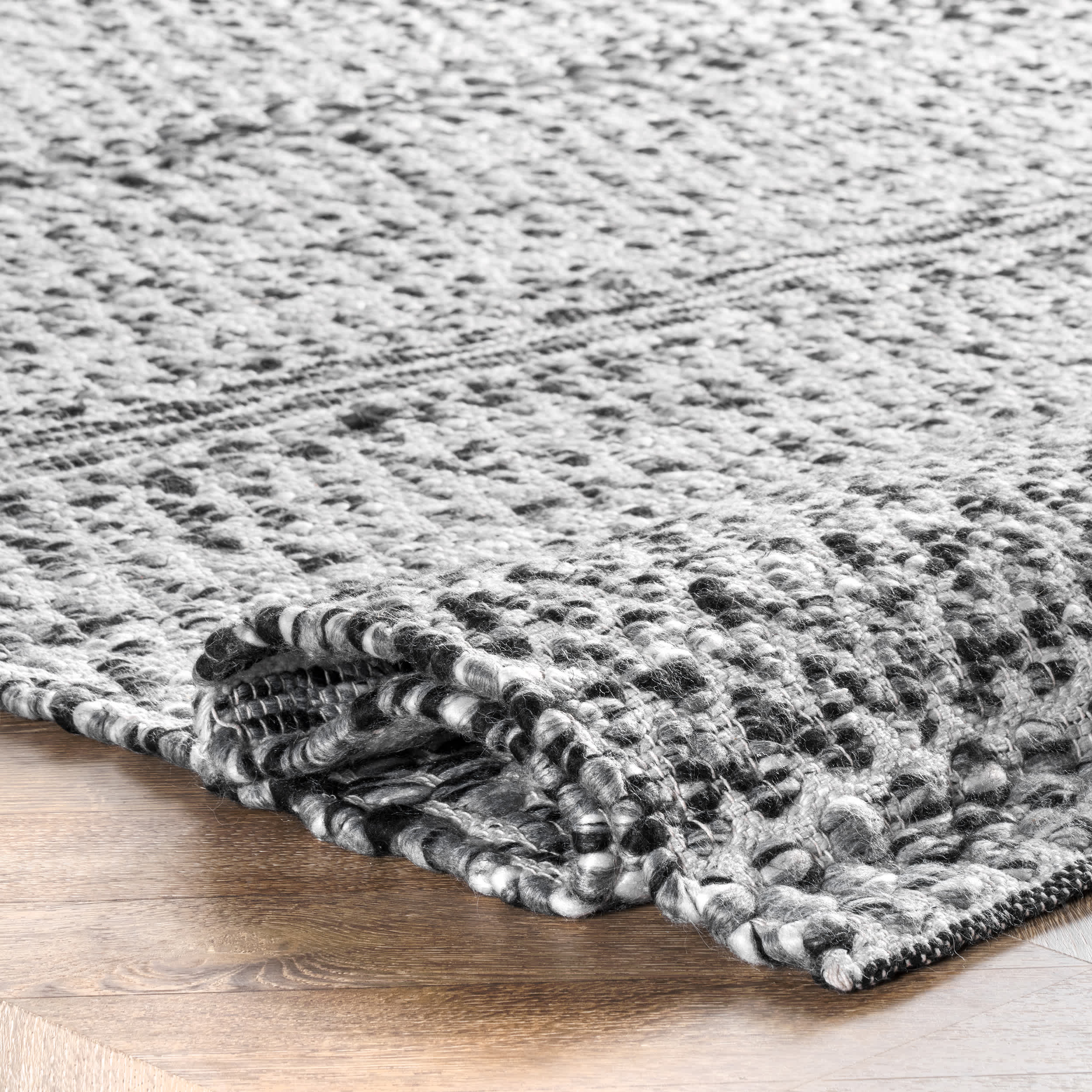 Natosha Indoor/Outdoor Chevron Striped Area Rug - Image 4