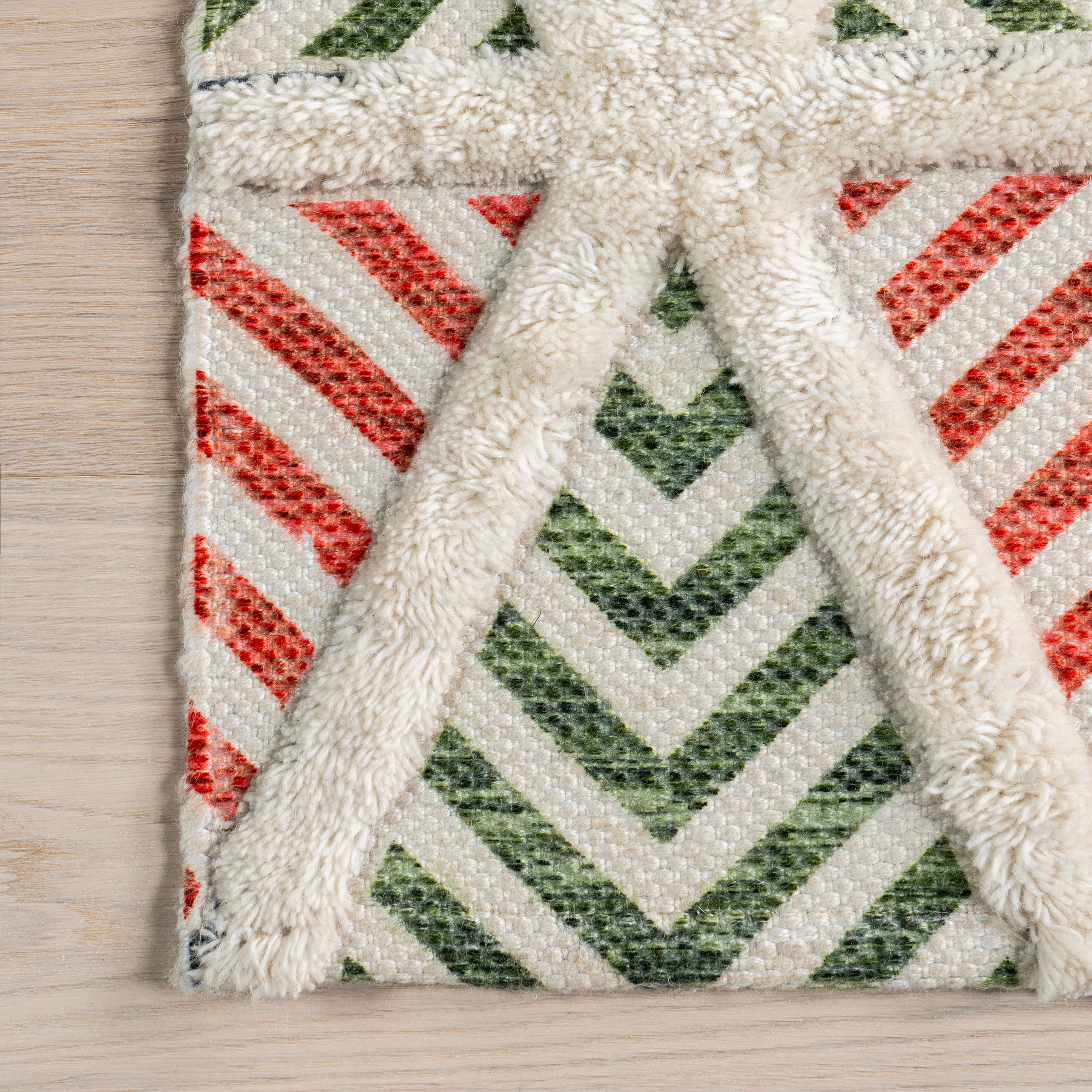 Raleigh High-Low Holiday Geometric Area Rug - Image 5