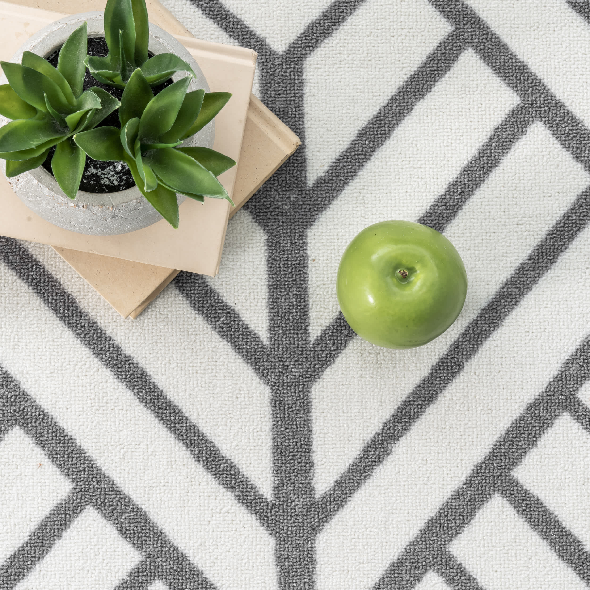 Tiffany Contemporary Diamond Indoor/Outdoor Area Rug - Image 15