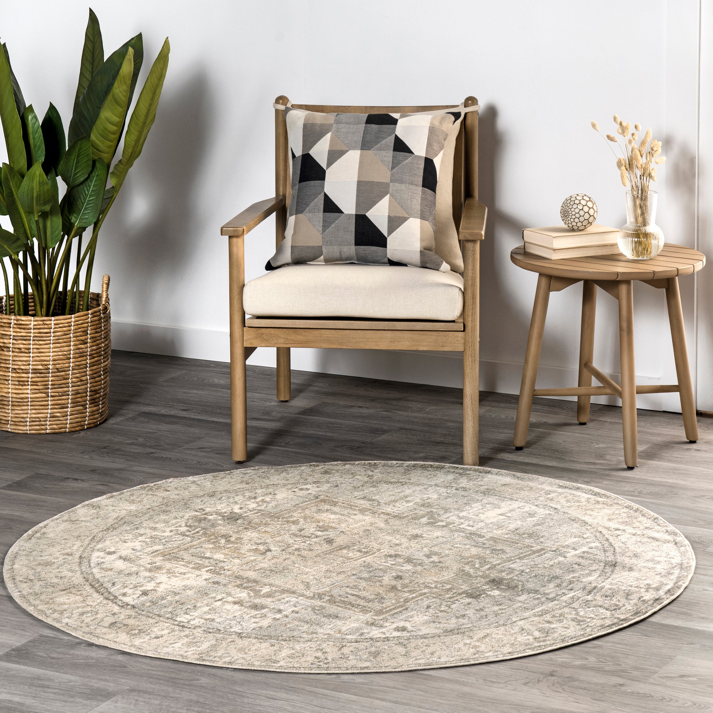 Harriet Vintage Medallion Fringe Area Rug - Image 21