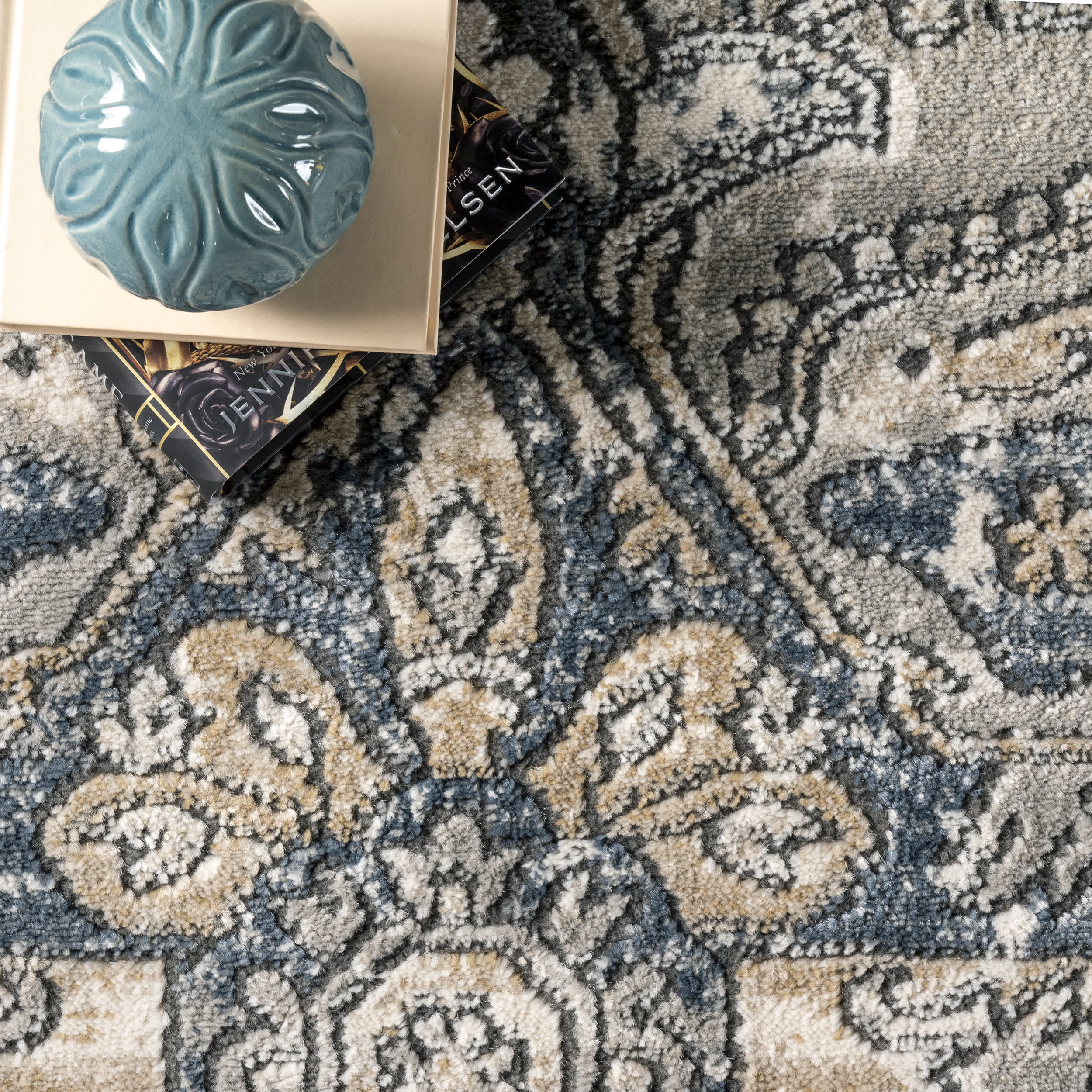 Darcie Traditional Medallion Area Rug - Image 18