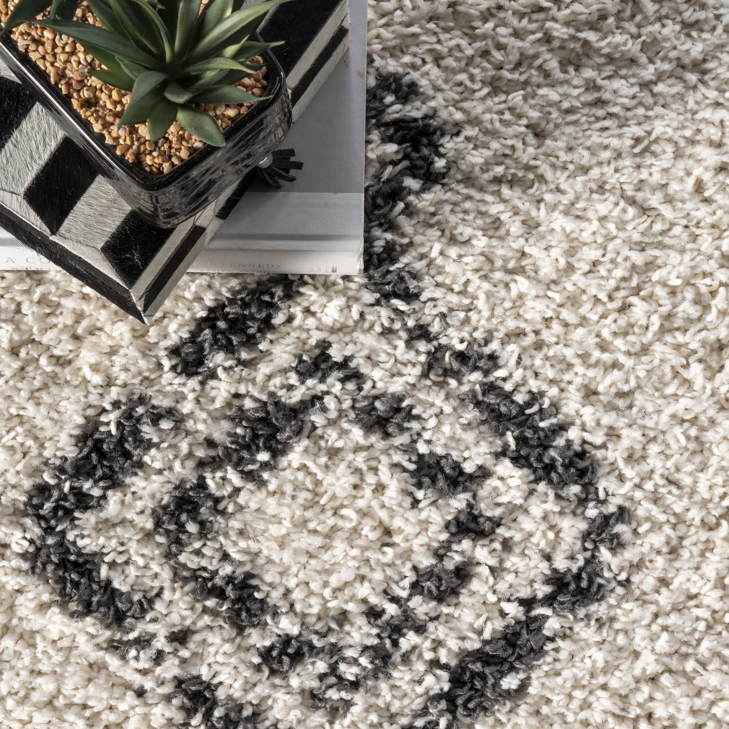 Mackie Moroccan Diamond Tassel Area Rug - Image 6
