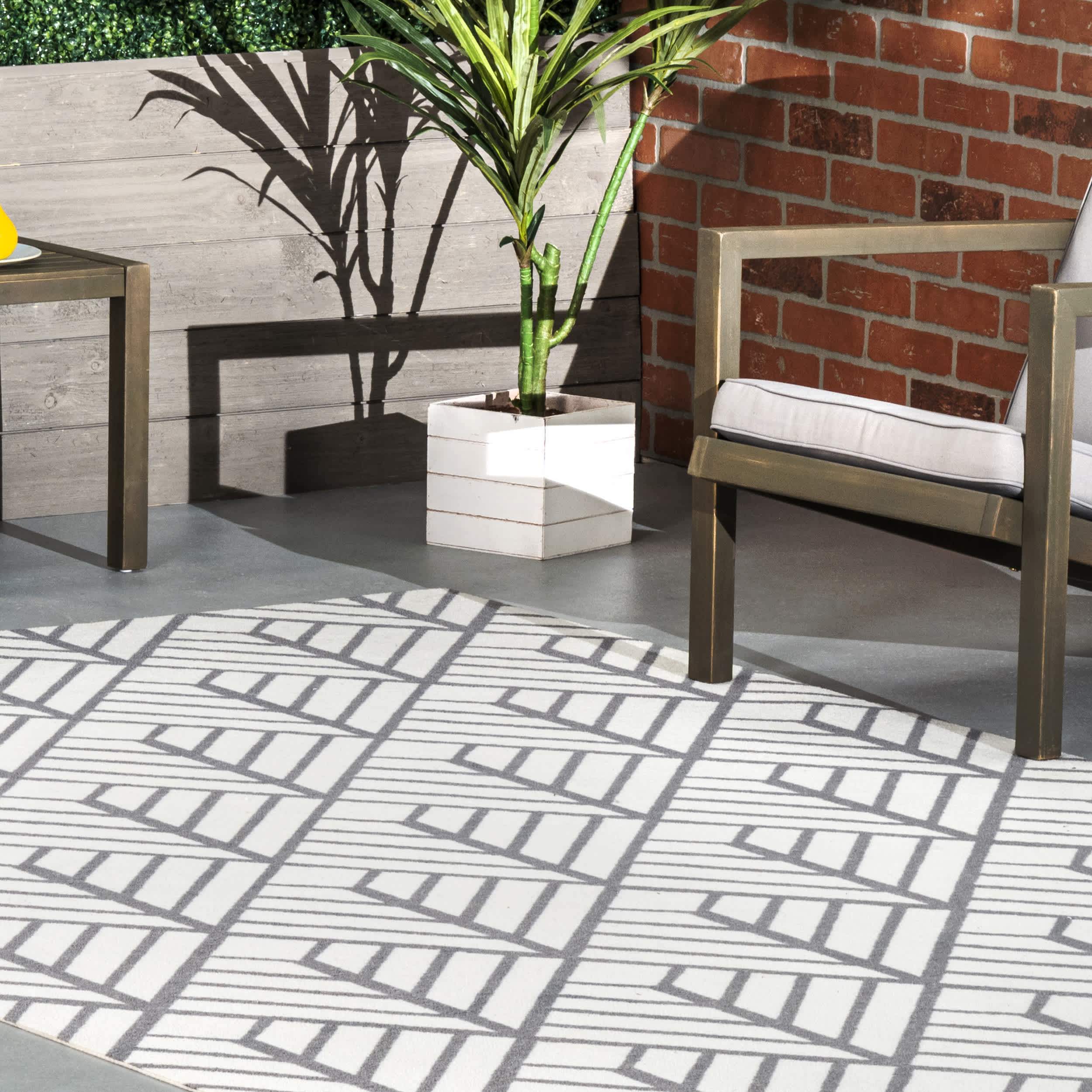 Tiffany Contemporary Diamond Indoor/Outdoor Area Rug - Image 18