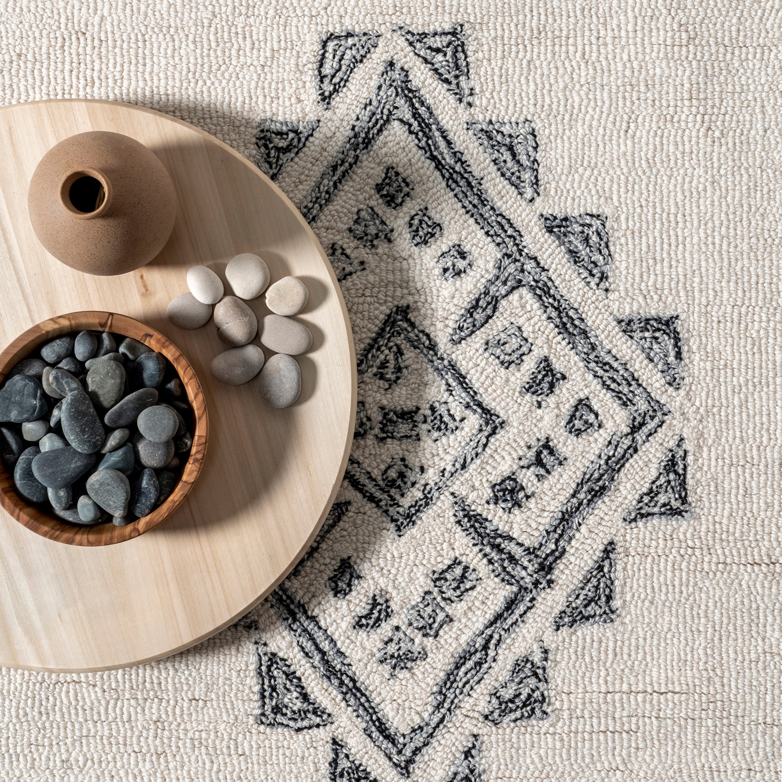 Luisa Southwestern Wool Area Rug - Image 6