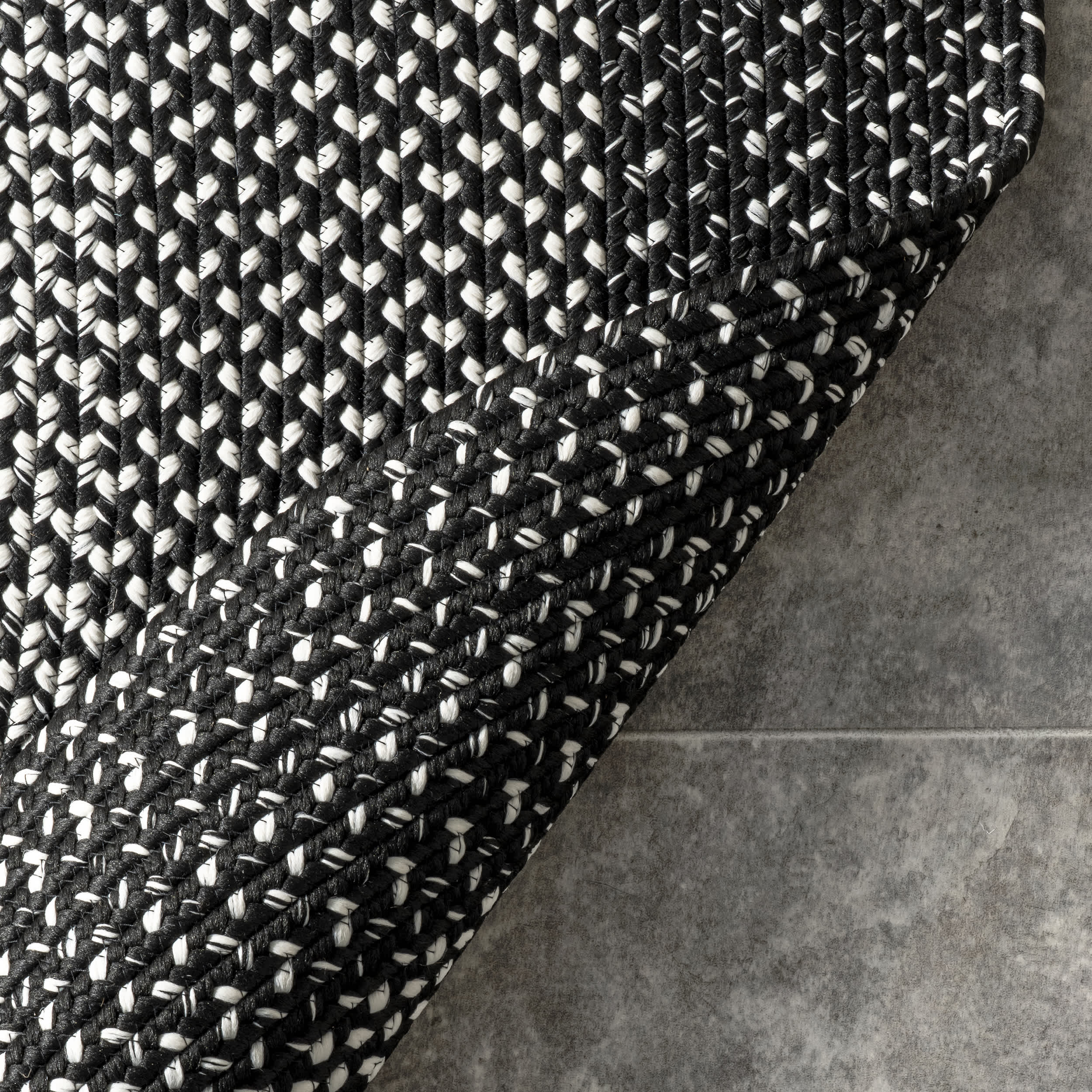 Juliana Ombre Braided Indoor/Outdoor Area Rug - Image 7