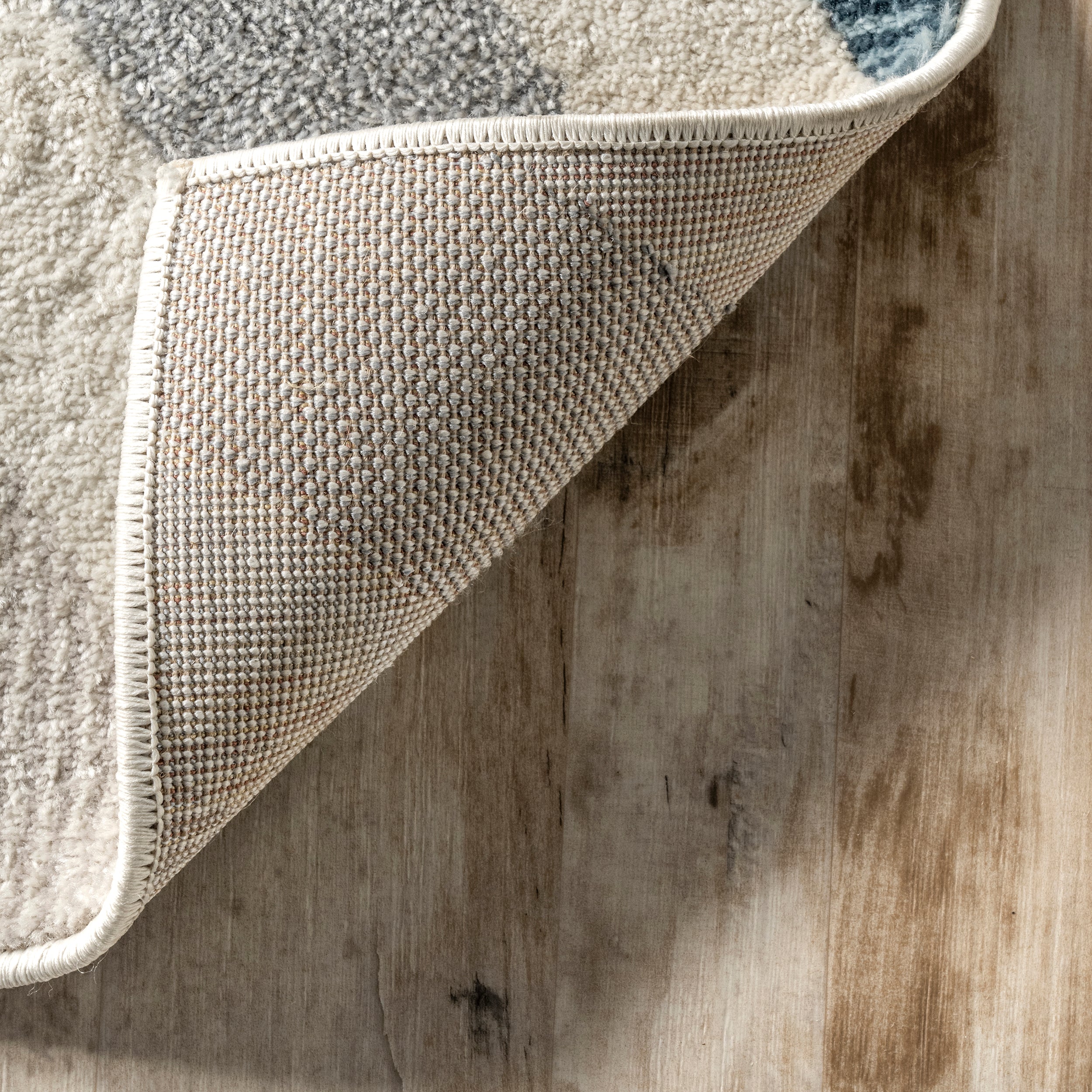 Neveah Contemporary Chevron Area Rug - Image 7