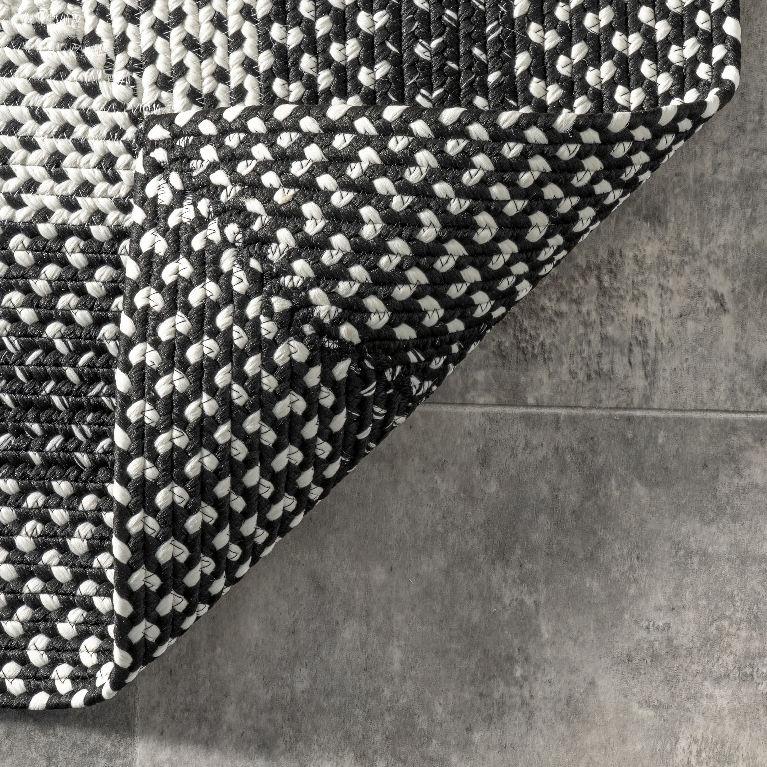 Kaila Ombre Bordered Indoor/Outdoor Area Rug - Image 7