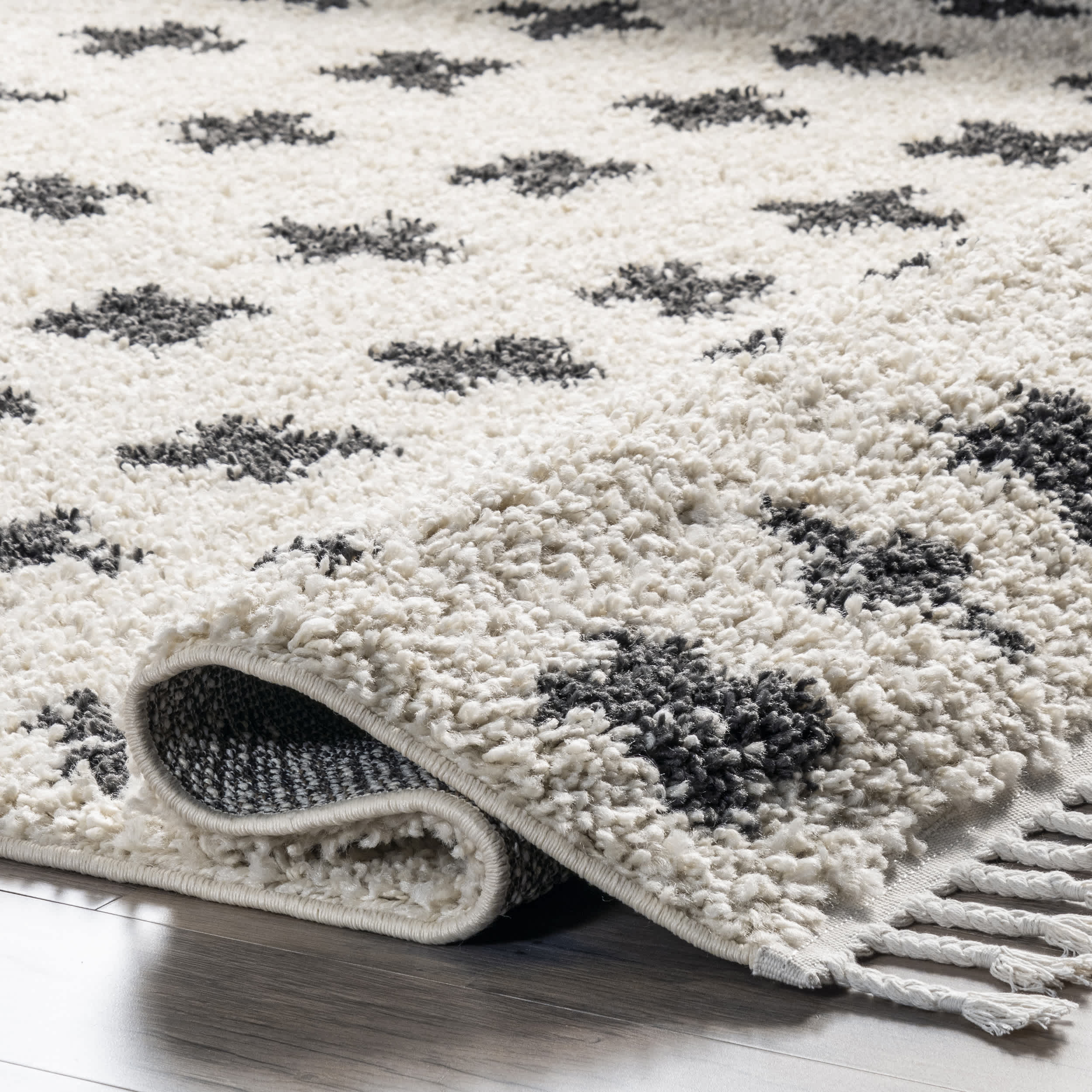 Fatima Cross Cozy Shag Tassel Area Rug - Image 4