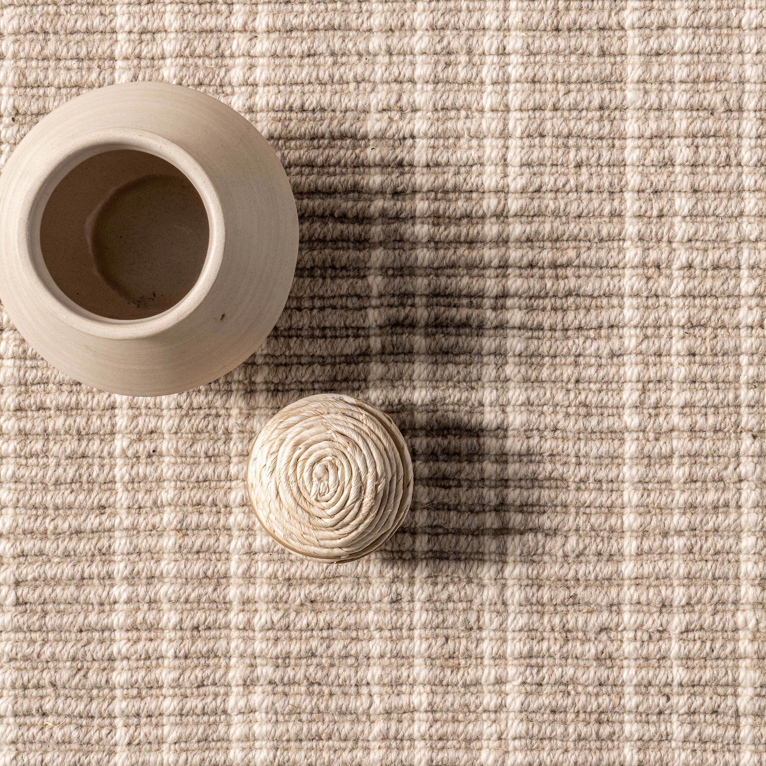 Jolinn Farmhouse Wool and Jute Area Rug - Image 6