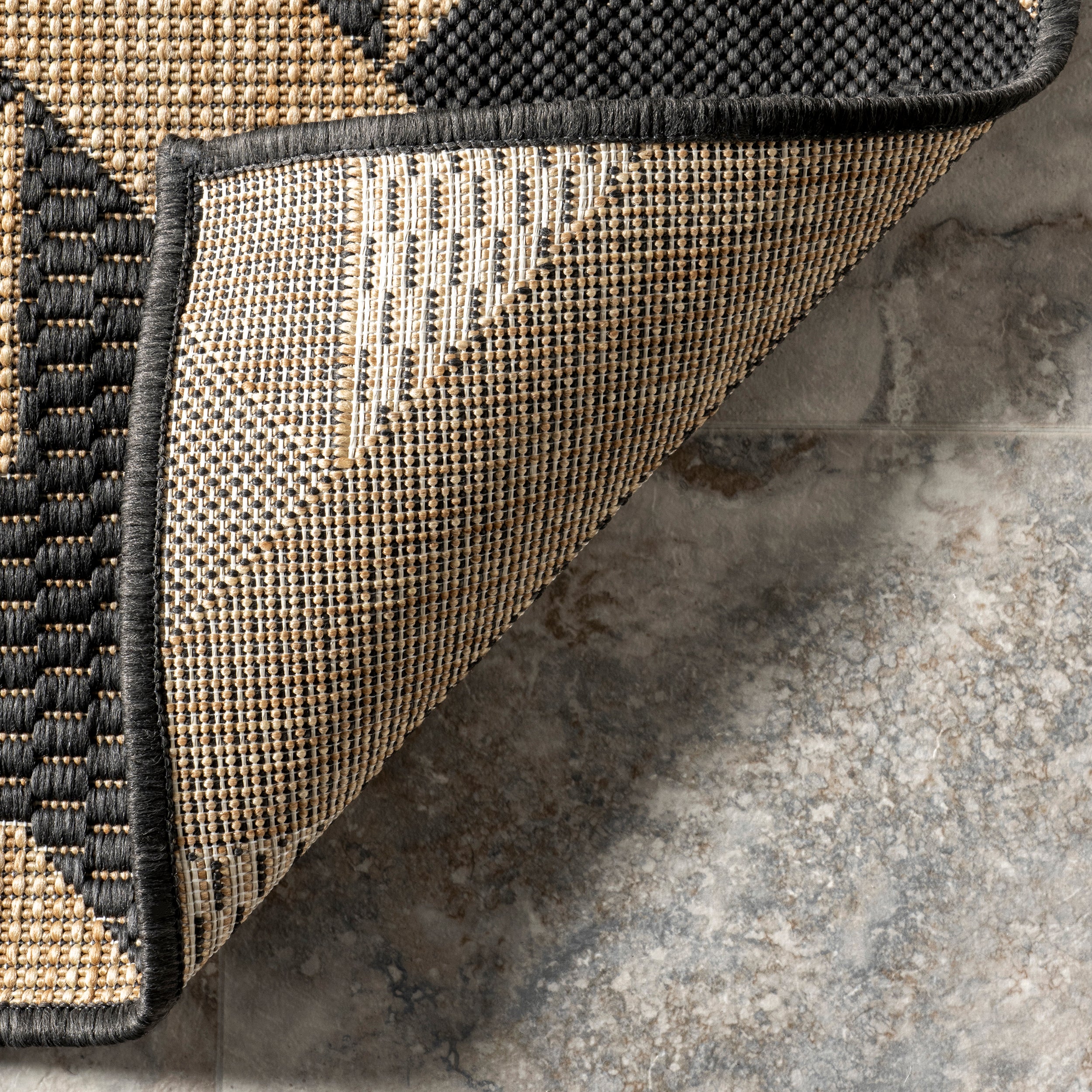 Geometric Trellis Indoor/Outdoor Area Rug - Image 7