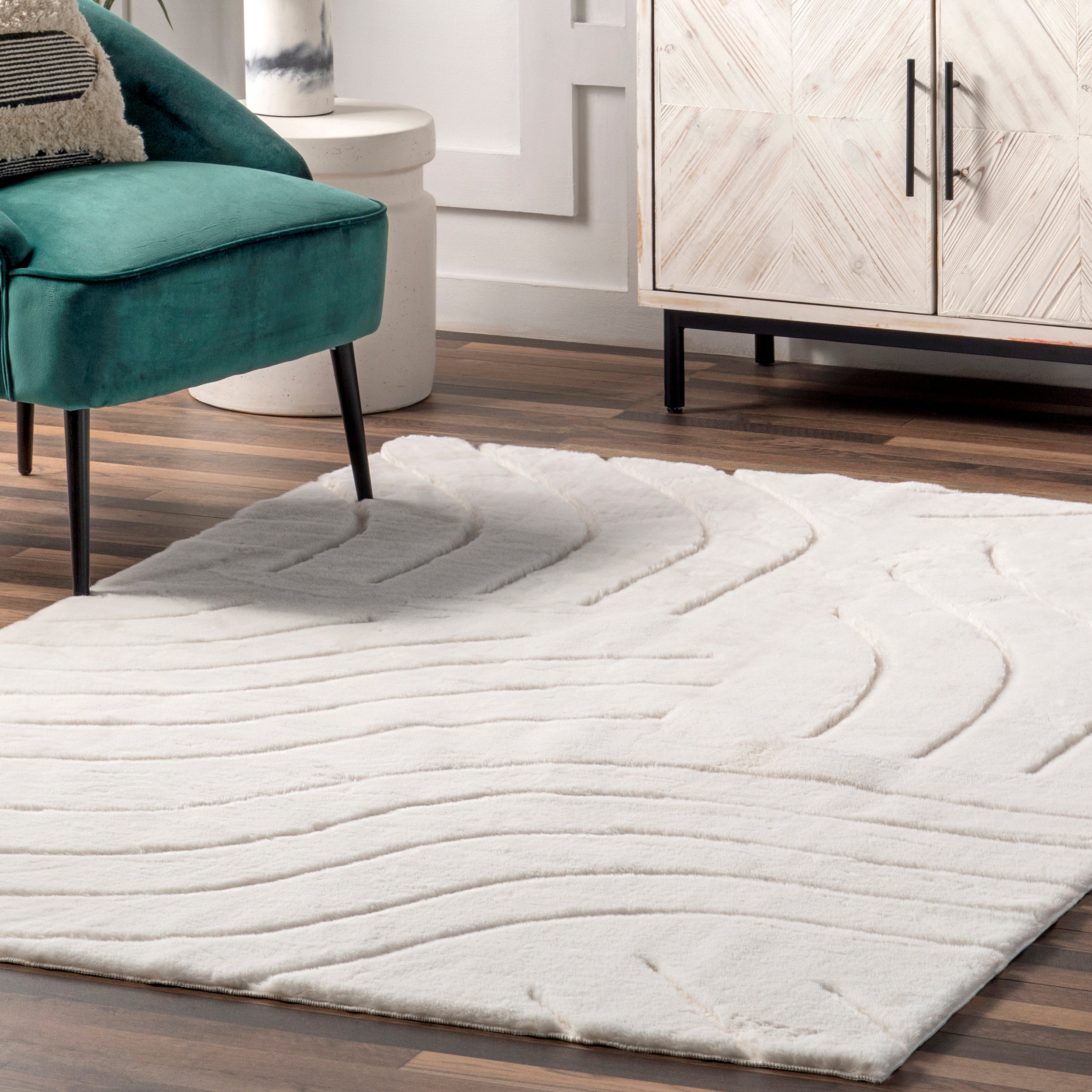 Camari Contemorary Faux Rabbit Machine Washable Area Rug - Image 9