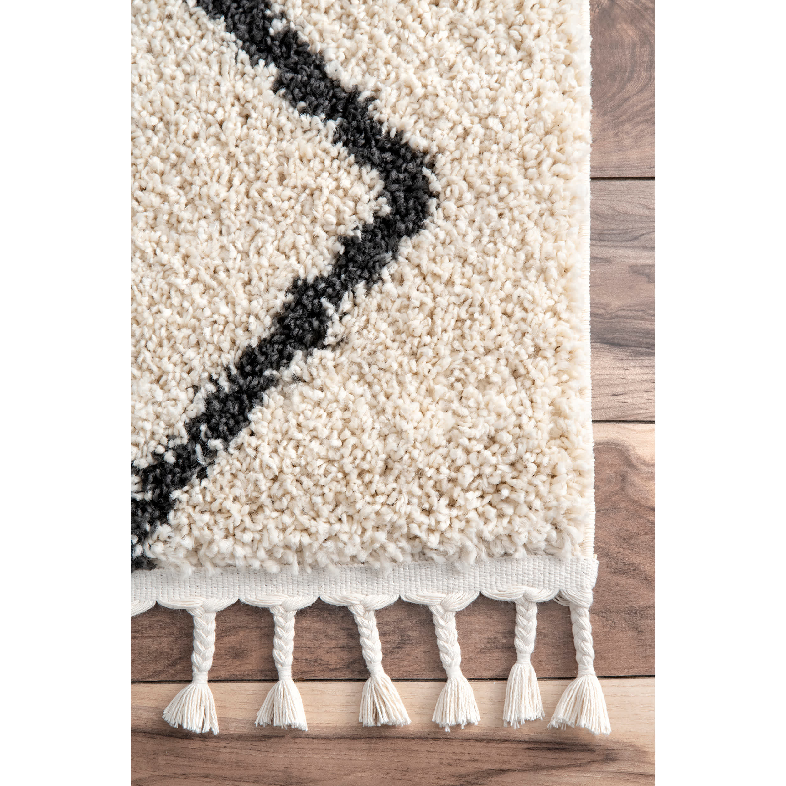 Michelle Diamond Trellis Tassel Area Rug - Image 4