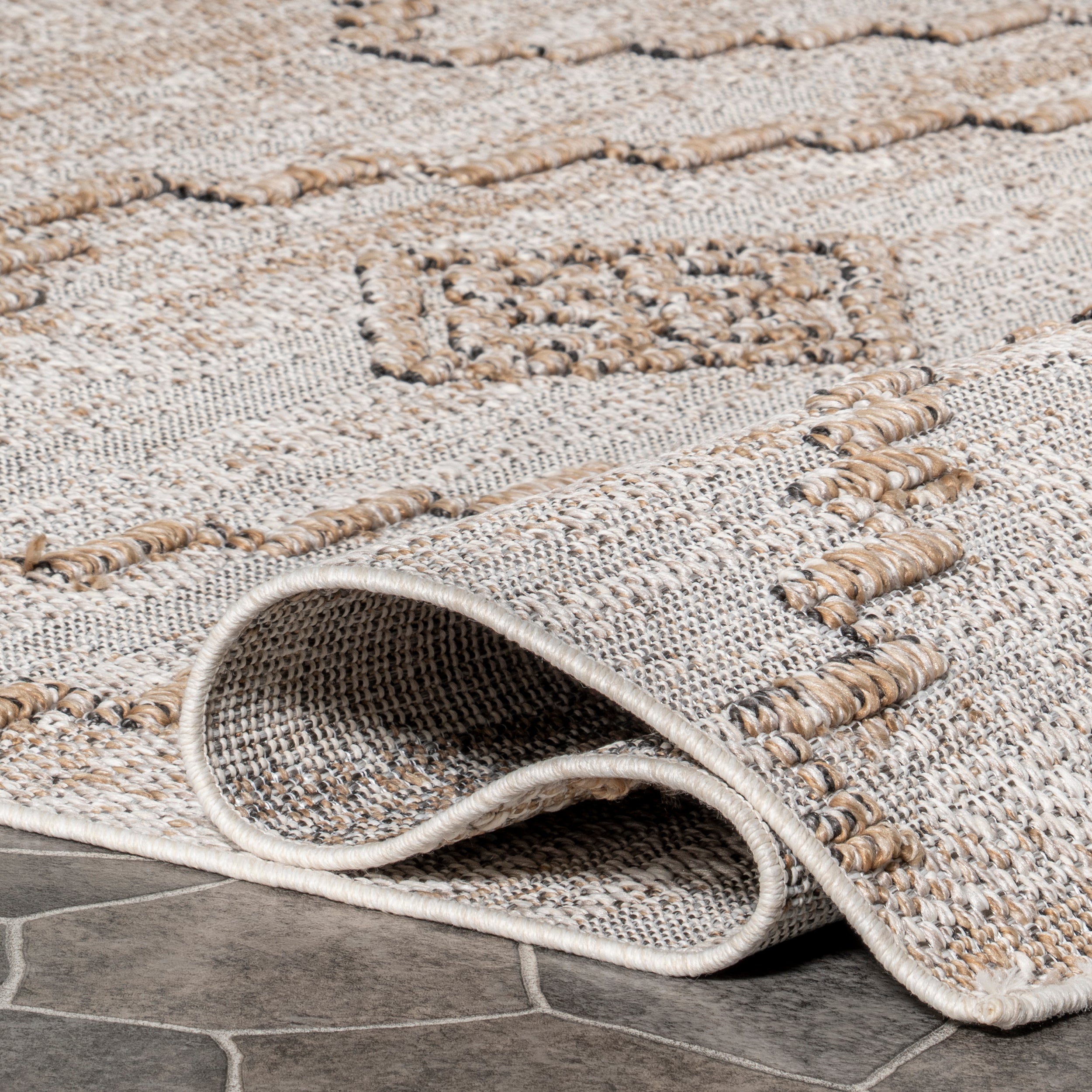 Izetta Southwestern High-Low Indoor/Outdoor Area Rug - Image 4