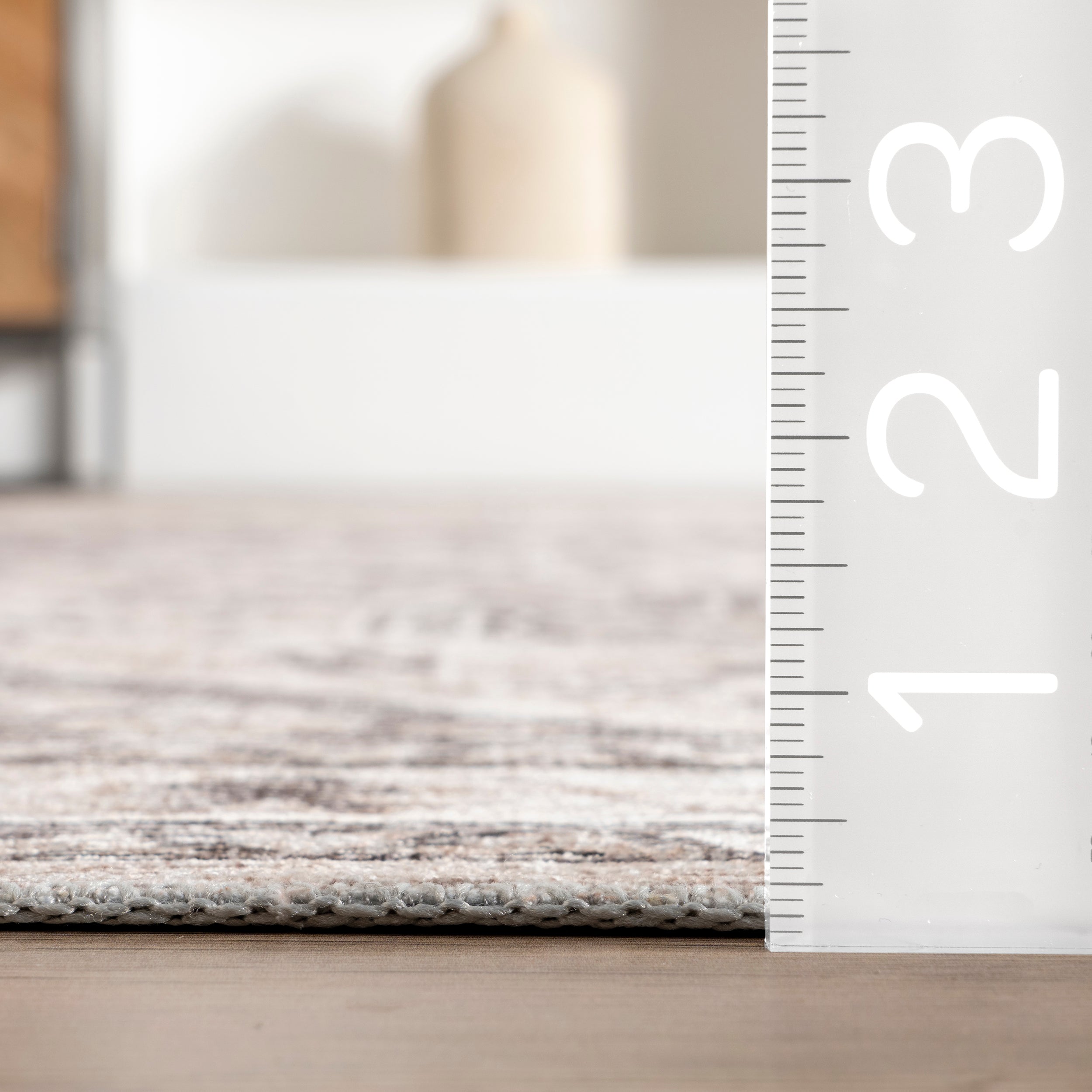 Eira Medallion Stain-Resistant Machine Washable Area Rug - Image 3
