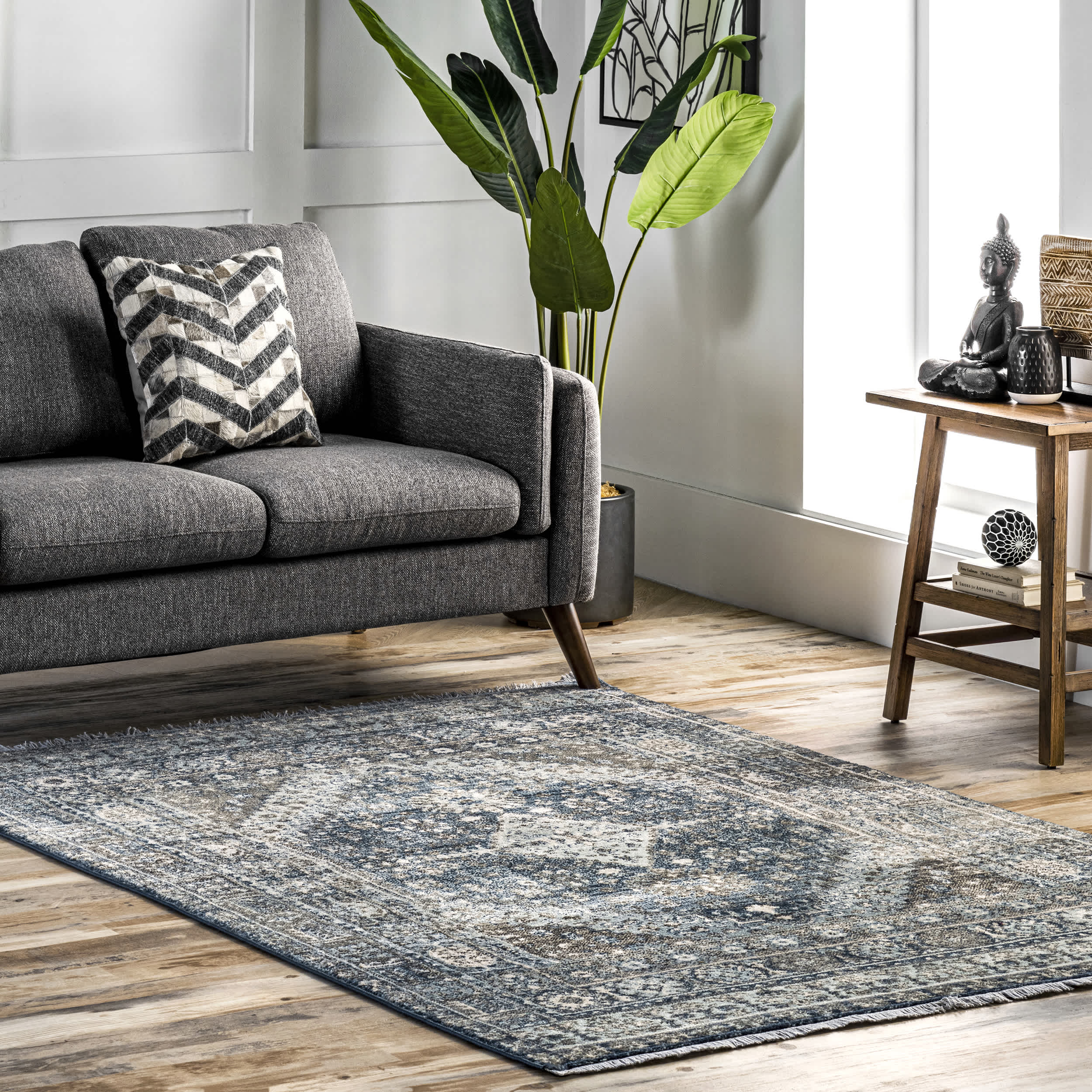 Vintage Melani Medallion Fringe Area Rug - Image 2