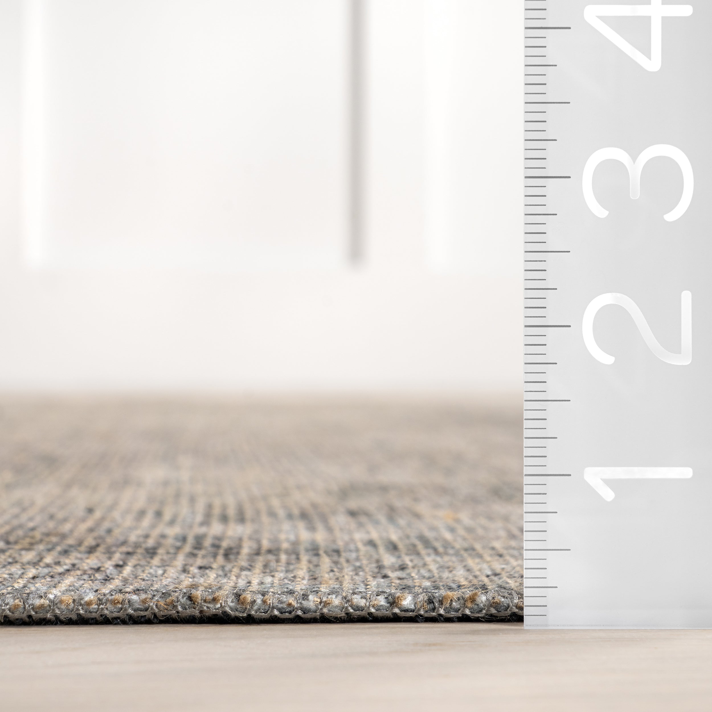 Hillstone Collection Cally Traditional Vintage Medallion Area Rug - Image 3