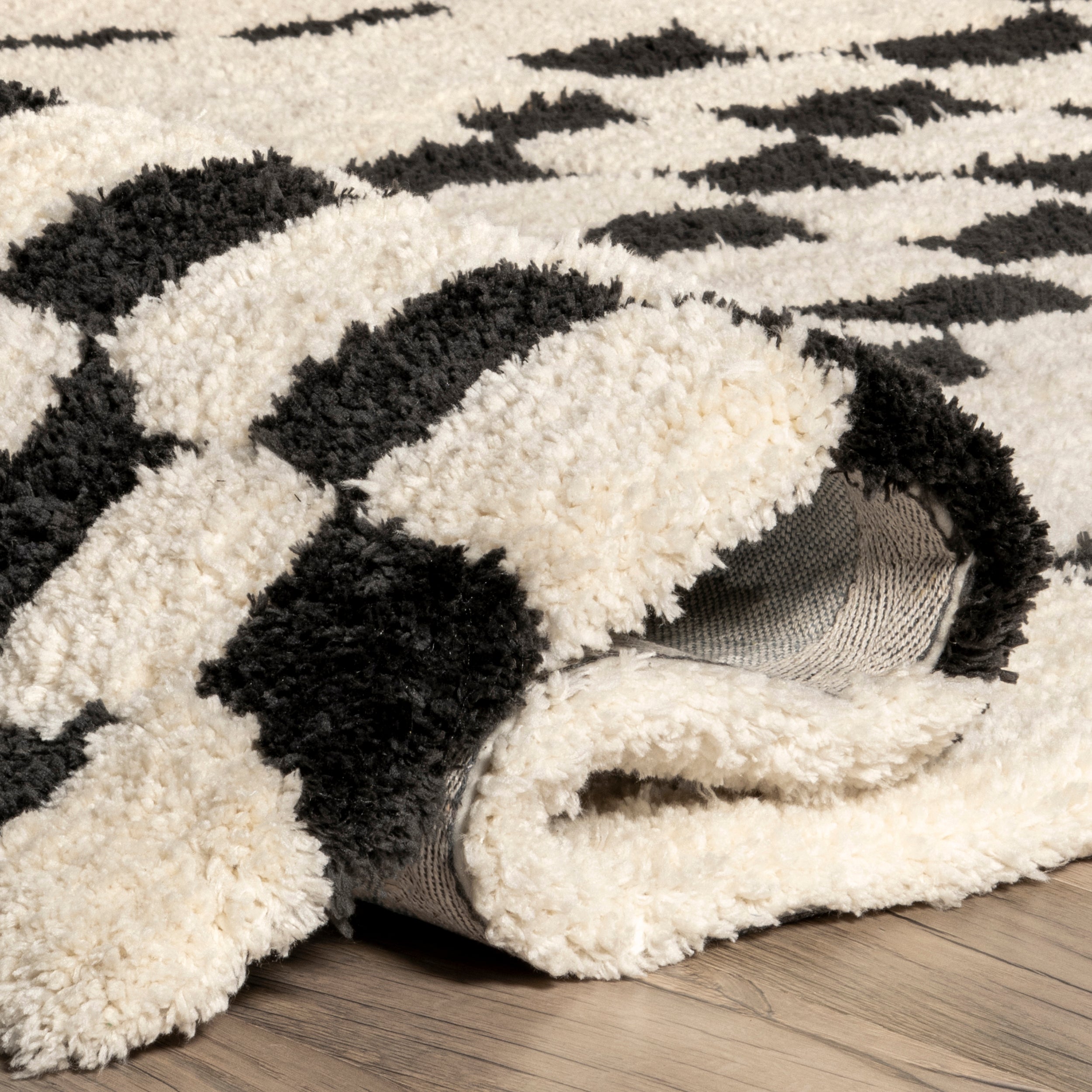 Nathalie Modern Checkered Shag Area Rug - Image 4