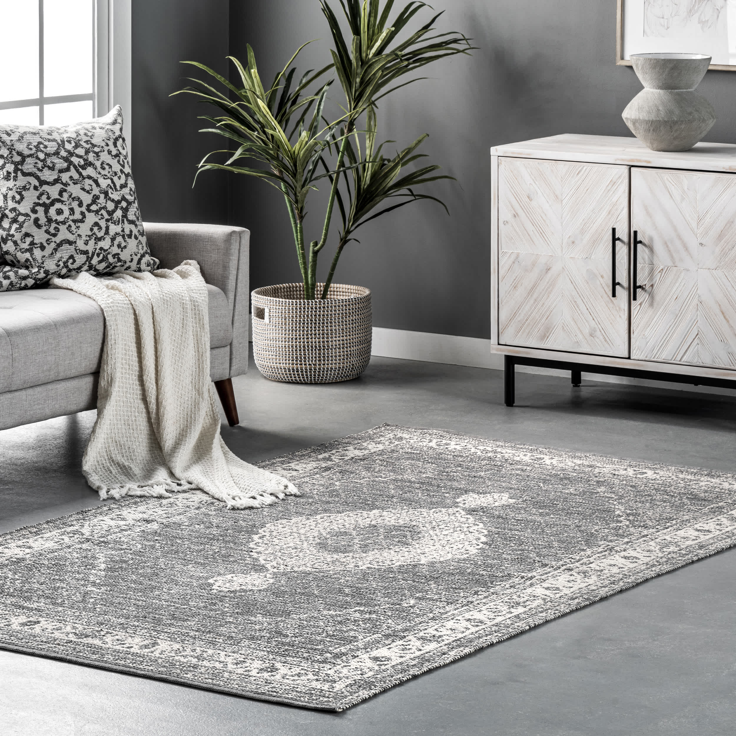 Ronnie Flatweave Traditional Medallion Area Rug - Image 2