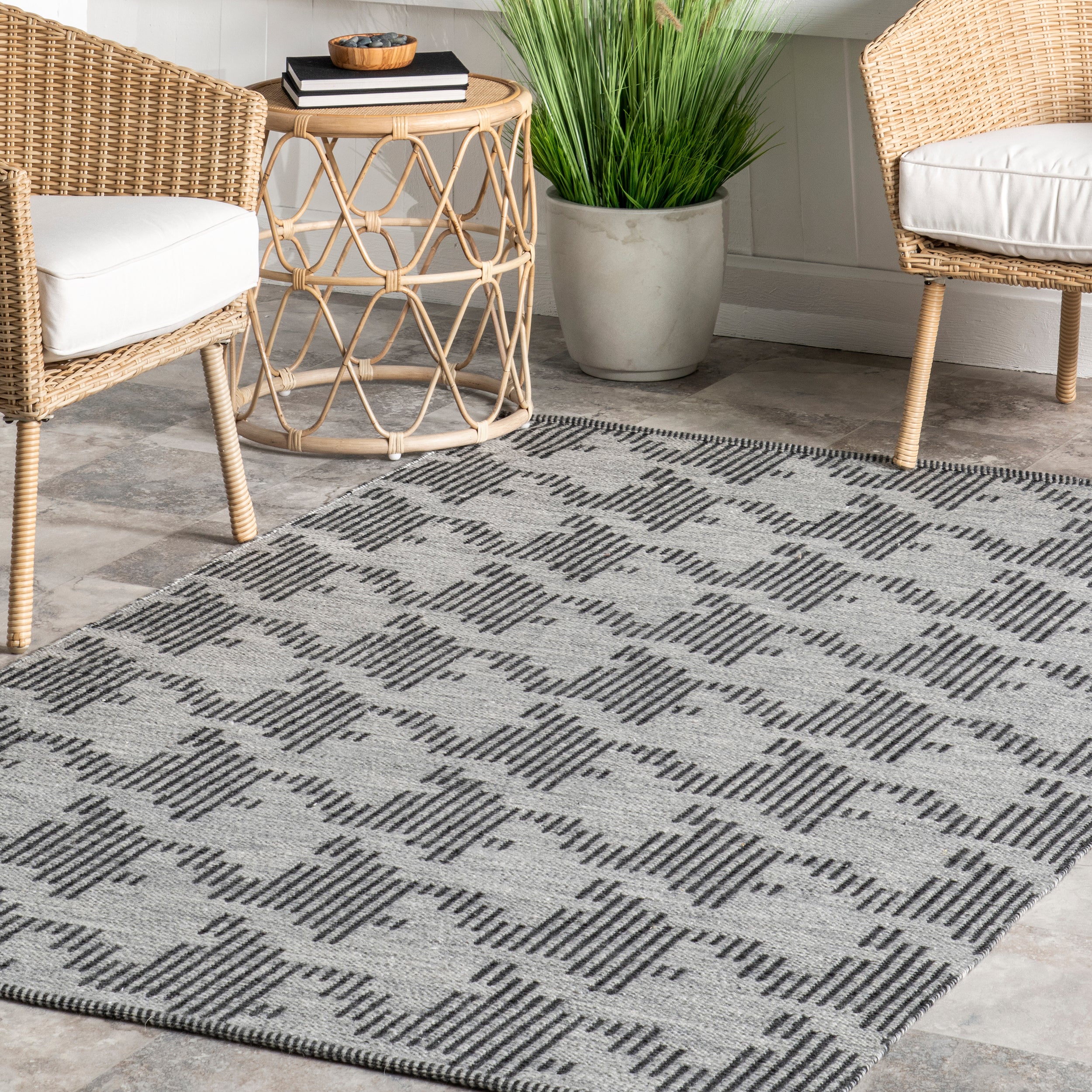 Resi Geometric Striped Indoor/Outdoor Area Rug - Image 9