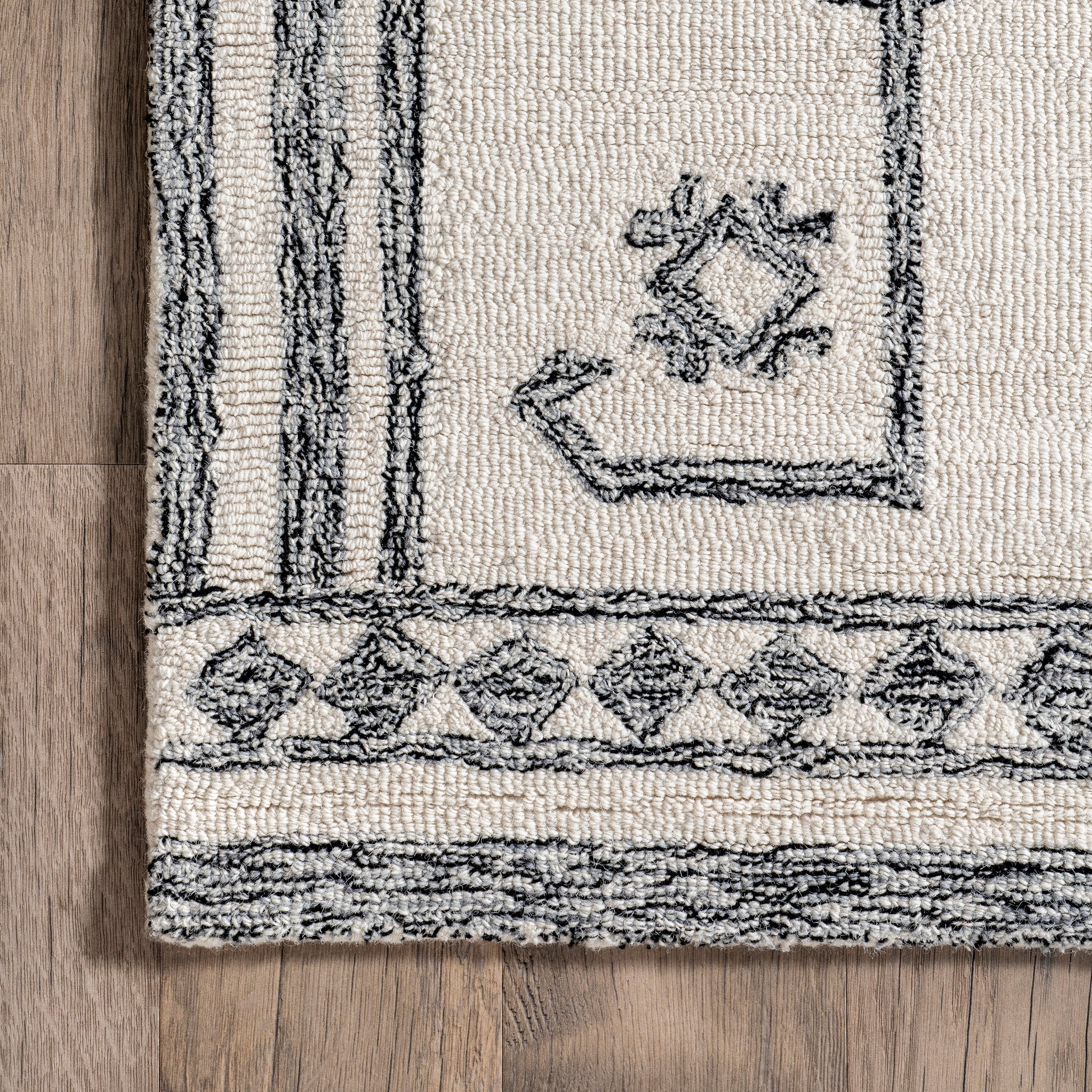 Luisa Southwestern Wool Area Rug - Image 5