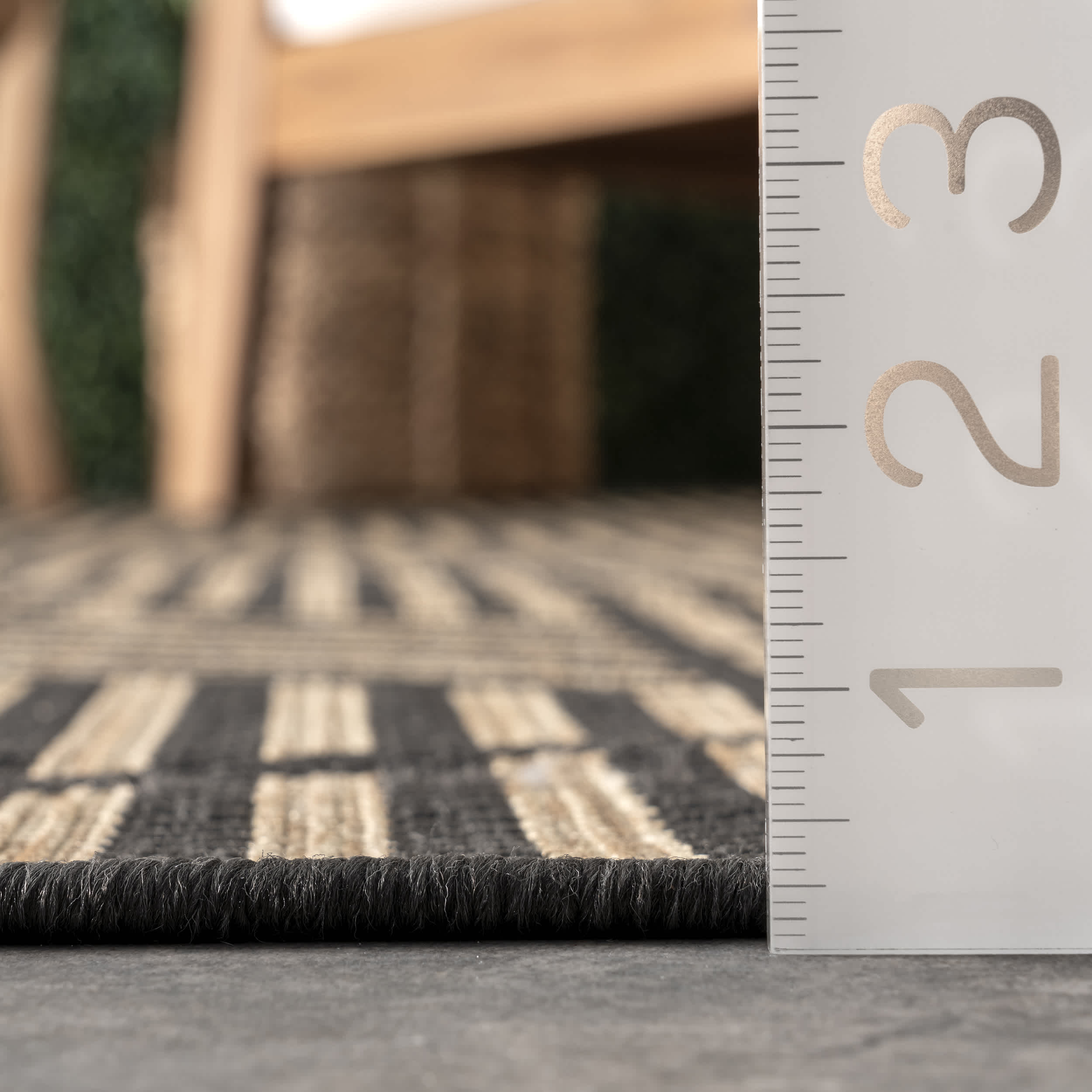 Leona Modern Geometric Indoor/Outdoor Area Rug - Image 3
