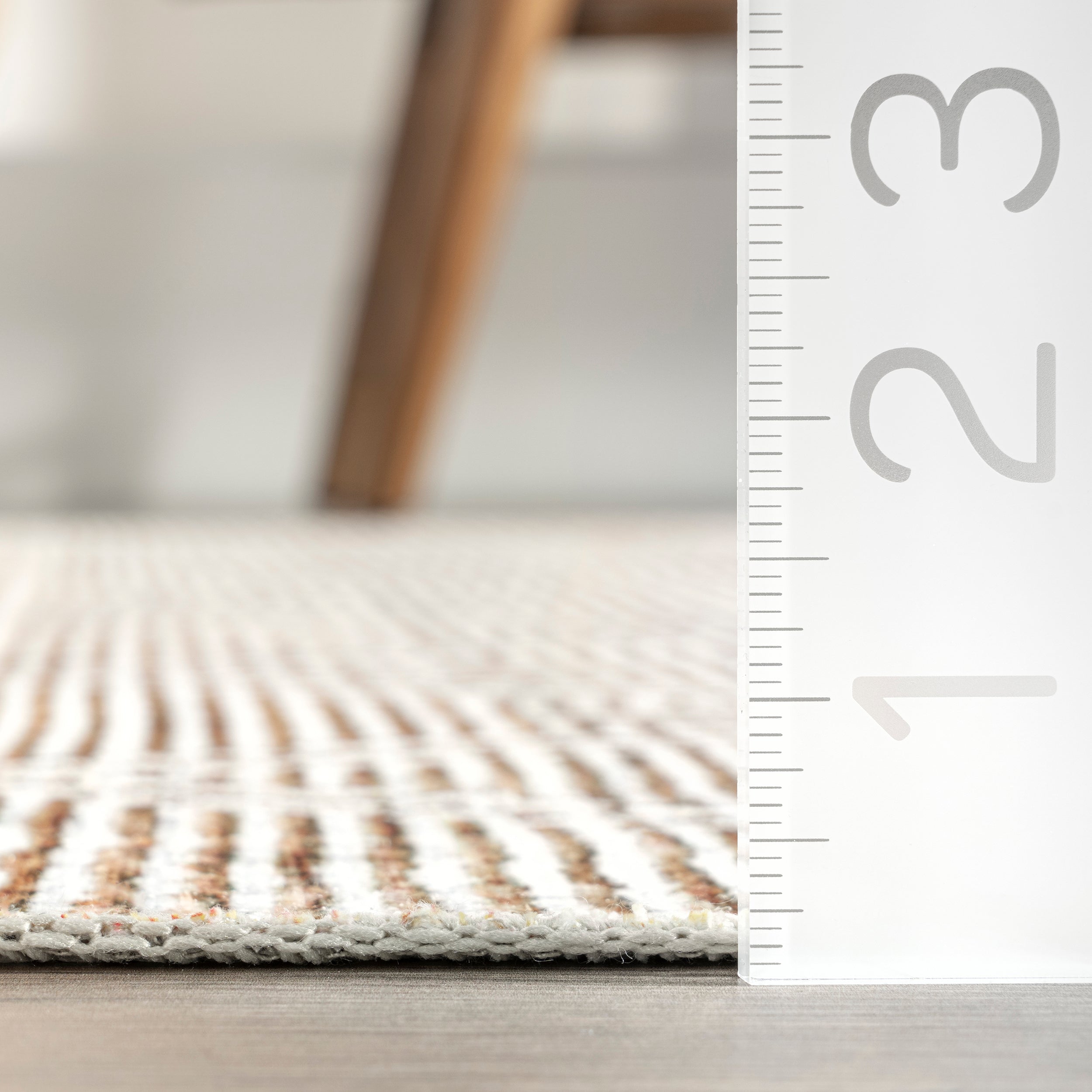 Úna Lattice Stain-Resistant Machine Washable Area Rug - Image 3