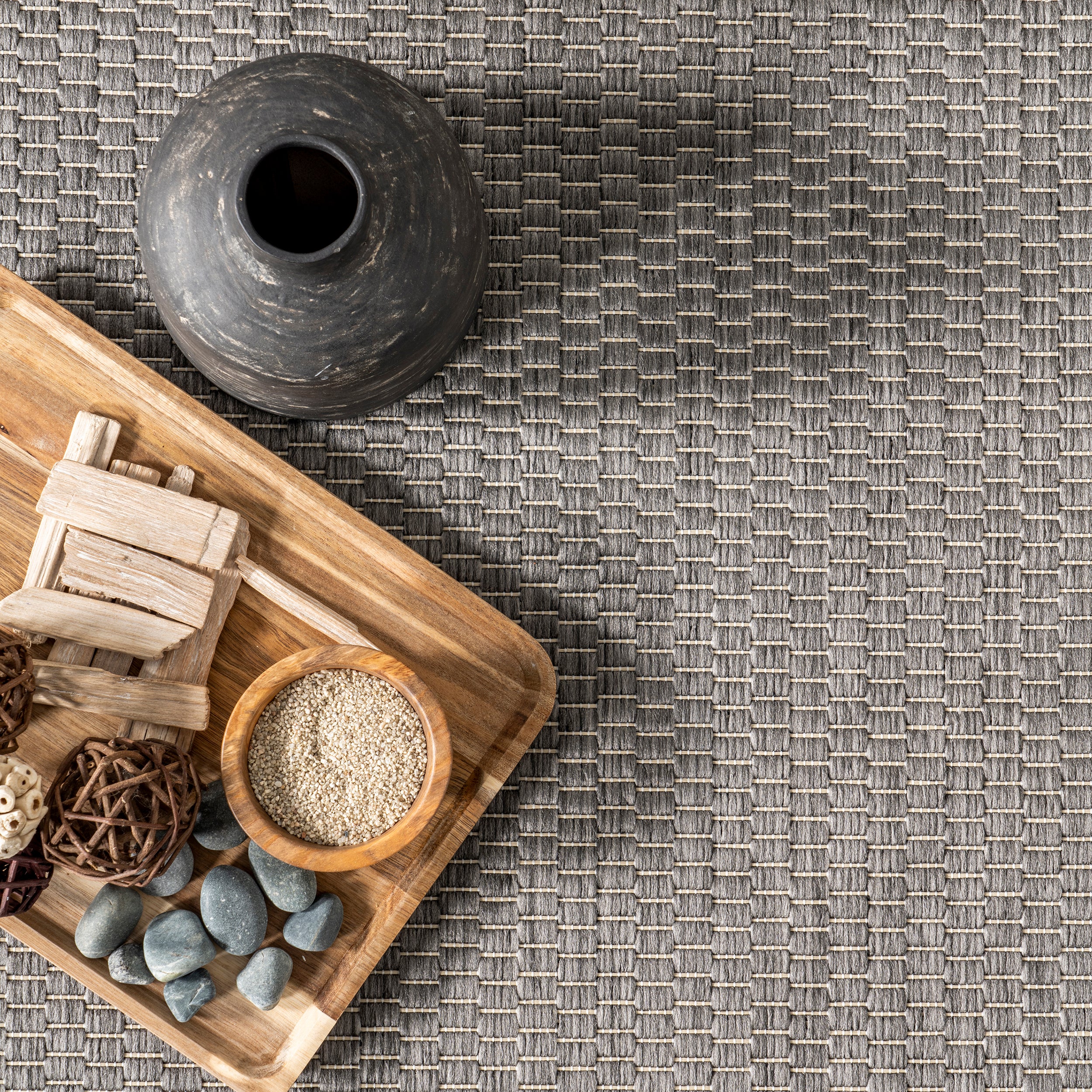 Gris Contemporary Indoor/Outdoor Area Rug - Image 6
