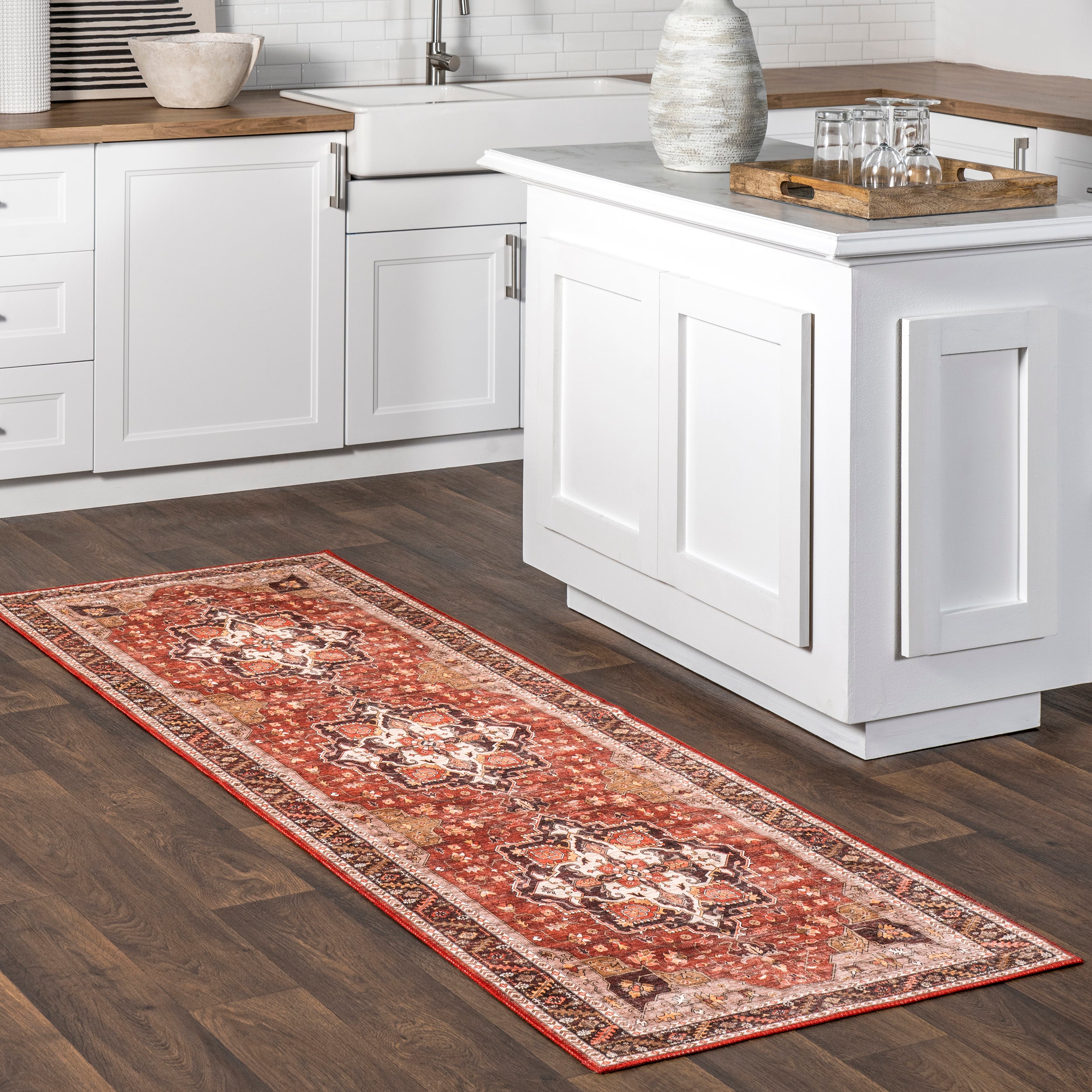 Hera Medallion Stain-Resistant Machine Washable Area Rug - Image 10