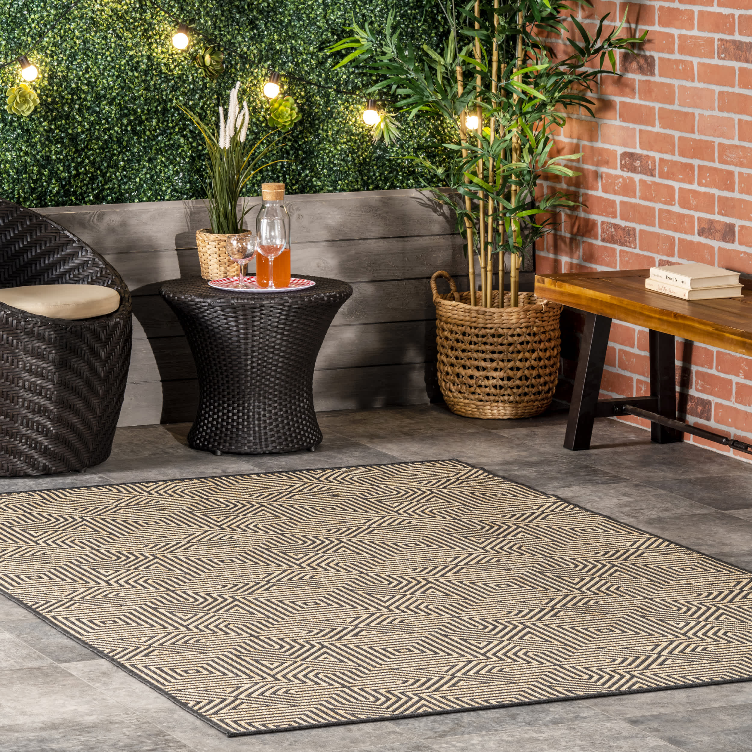 Kelsey Modern Abstract Indoor/Outdoor Area Rug - Image 4
