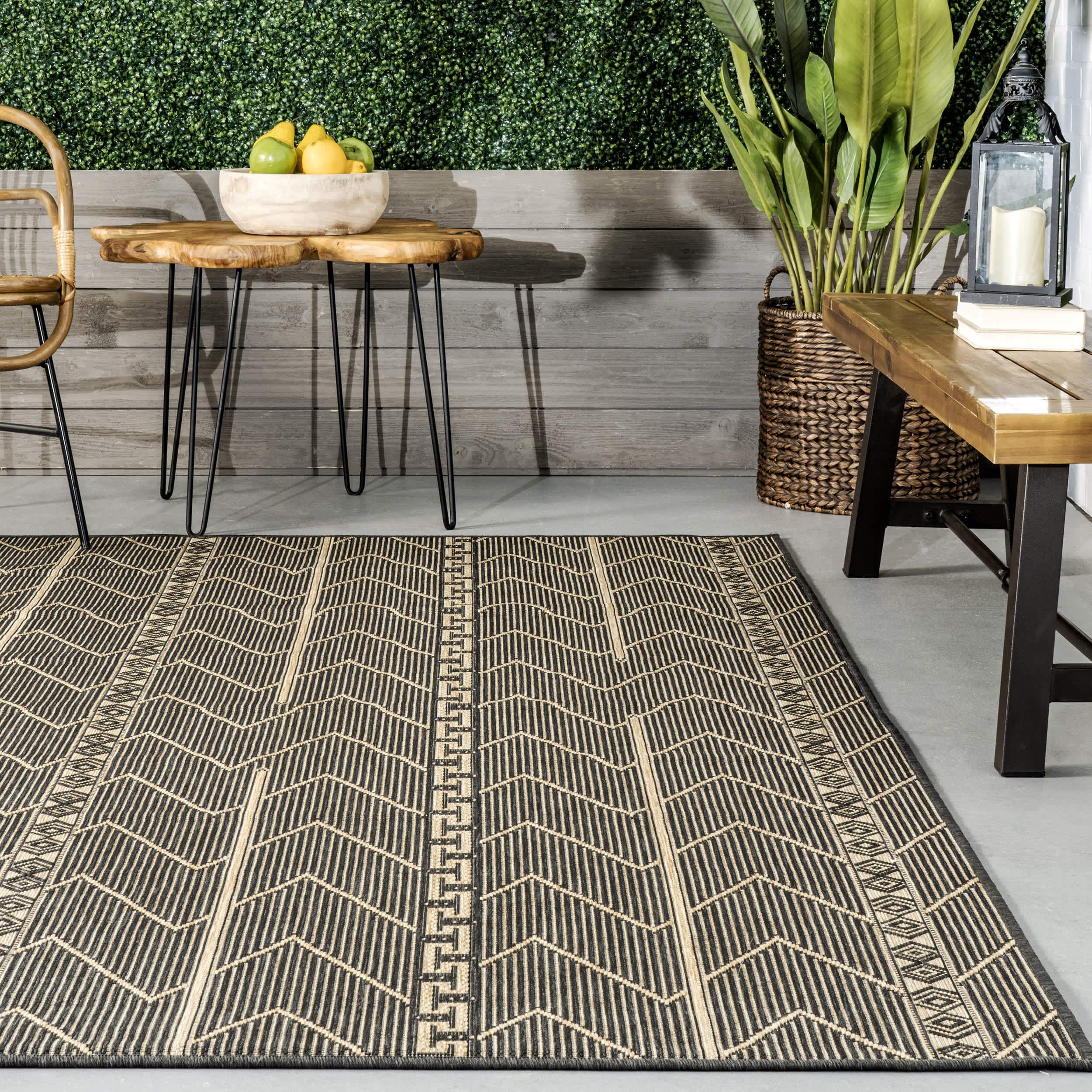 Ivonne Chevron Tribal Indoor/Outdoor Area Rug - Image 8