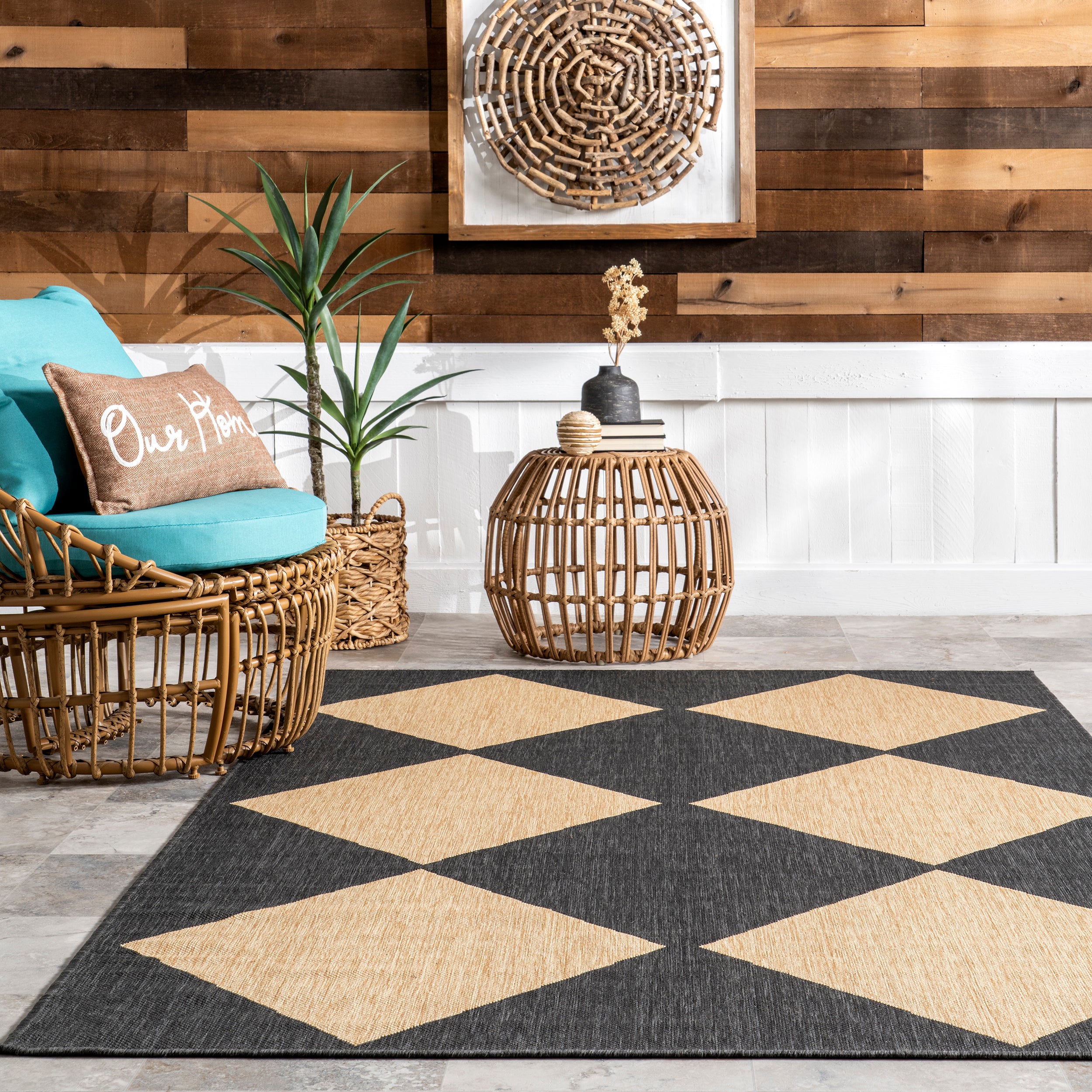 Loretta Transitional Diamond Indoor/Outdoor Area Rug - Image 17