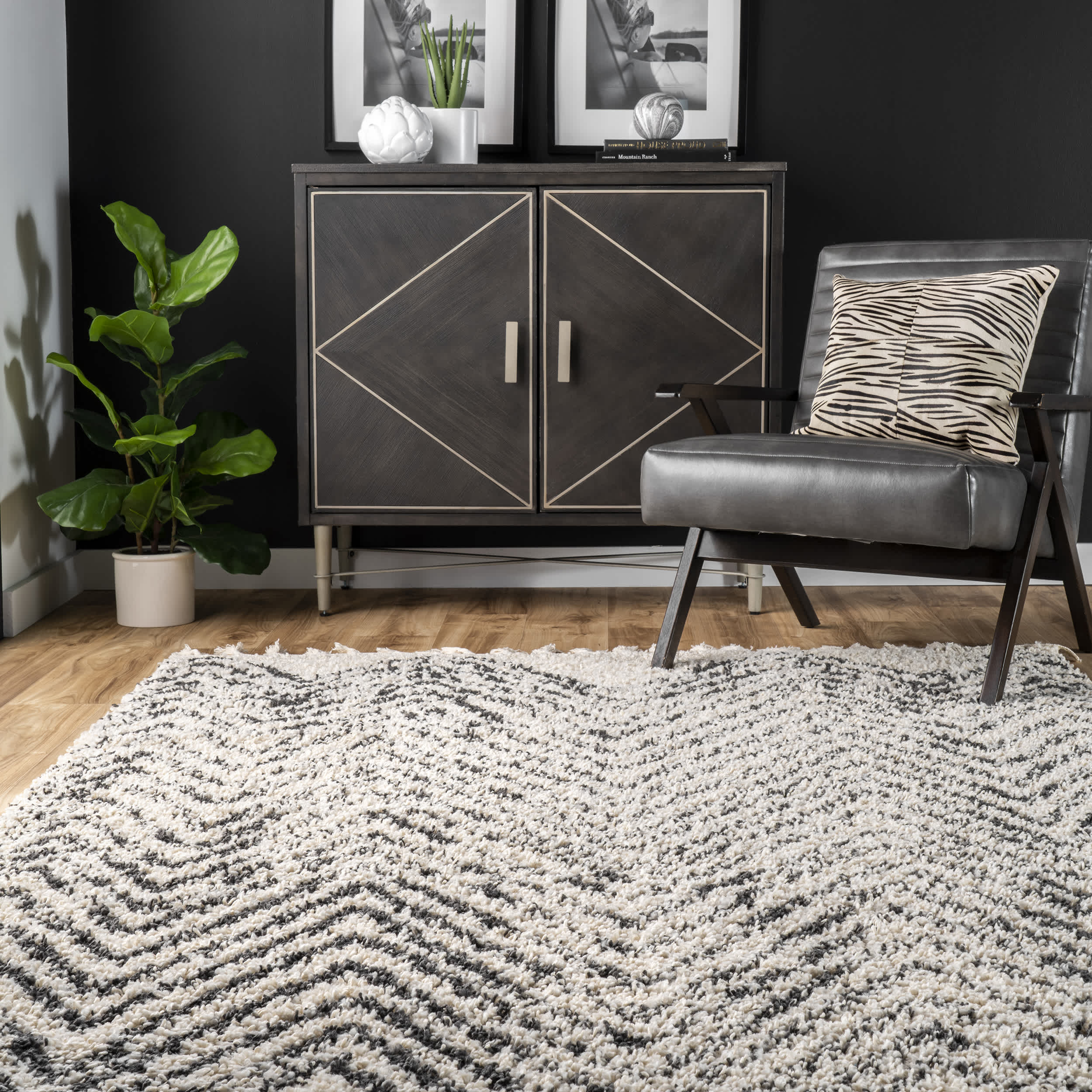 Amanda Moroccan Chevron Tassel Area Rug - Image 8