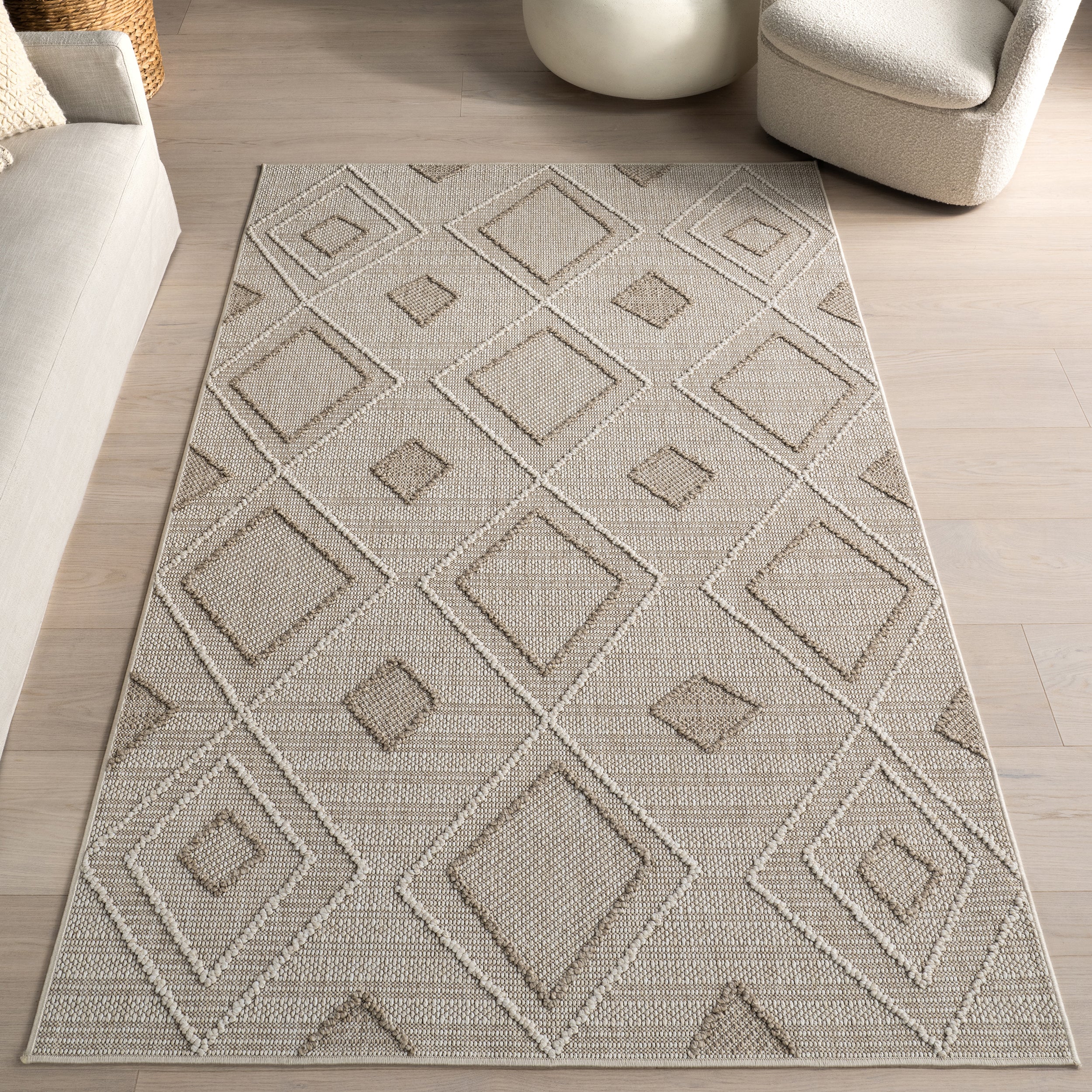 Maline Geometric Indoor/Outdoor Area Rug - Image 2