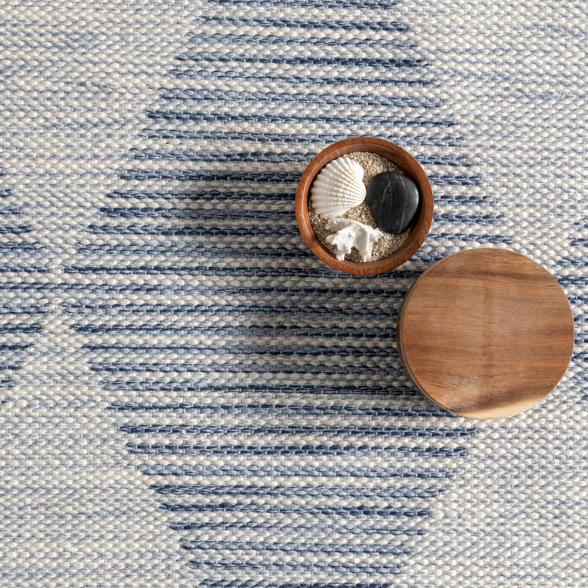 Catja Geometric Indoor/Outdoor Area Rug - Image 6